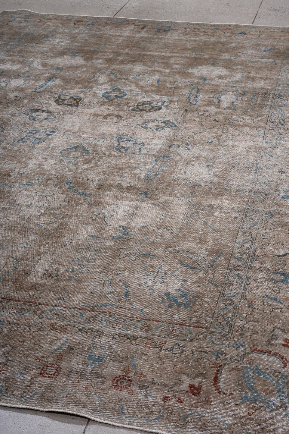 7' x 10' one-of-a-kind handmade vintage Tabriz large size rug. Color palette: blue, brown, dim gray, gray, light gray