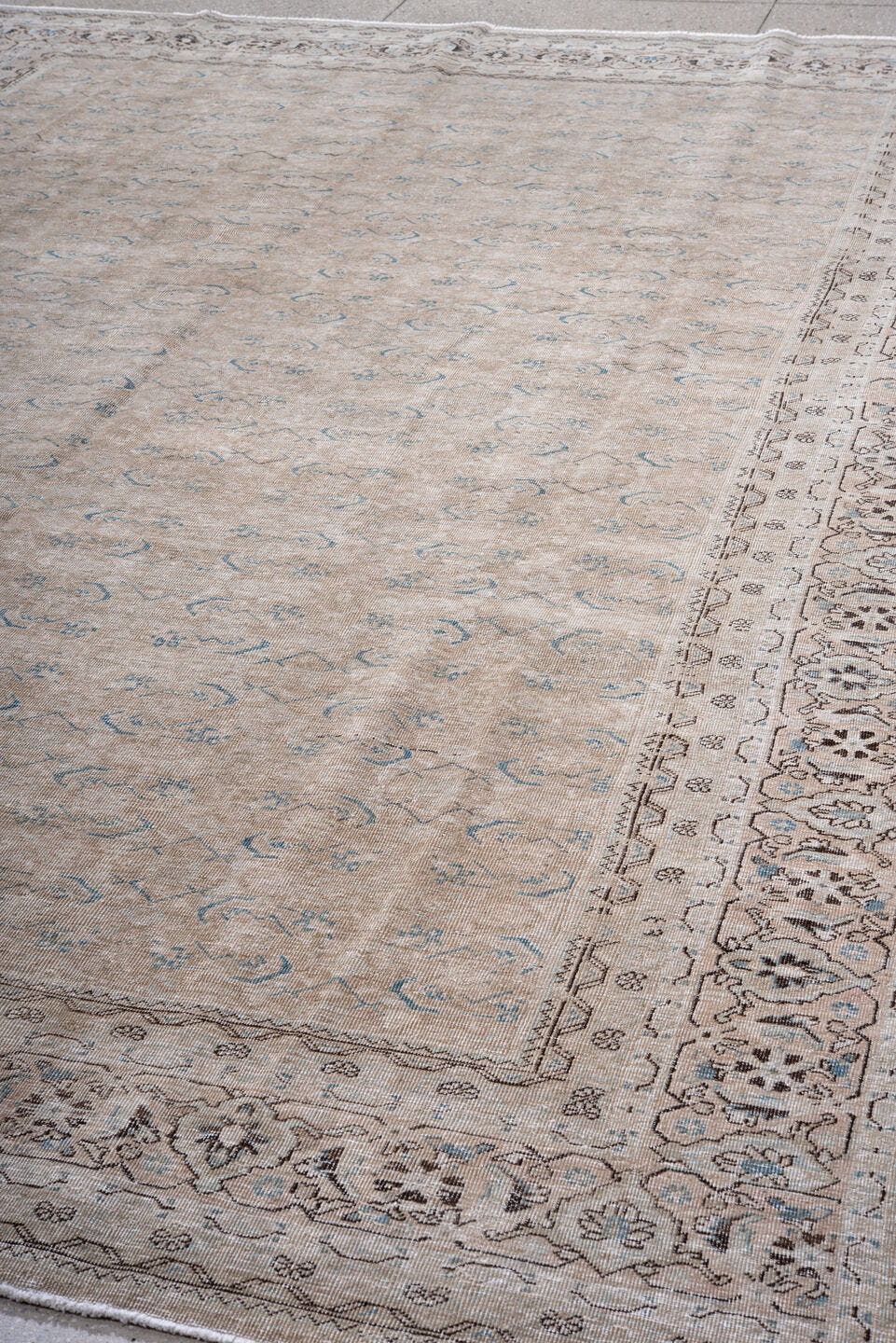 9' x 13' one-of-a-kind handmade vintage Mahal large size rug. Color palette: taupe, ivory, sky blue, charcoal, beige, cream
