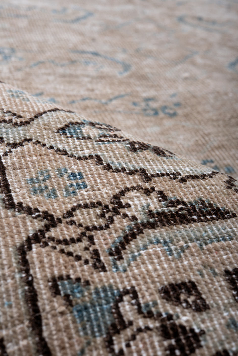 9' x 13' one-of-a-kind handmade vintage Mahal large size rug. Color palette: taupe, ivory, sky blue, charcoal, beige, cream
