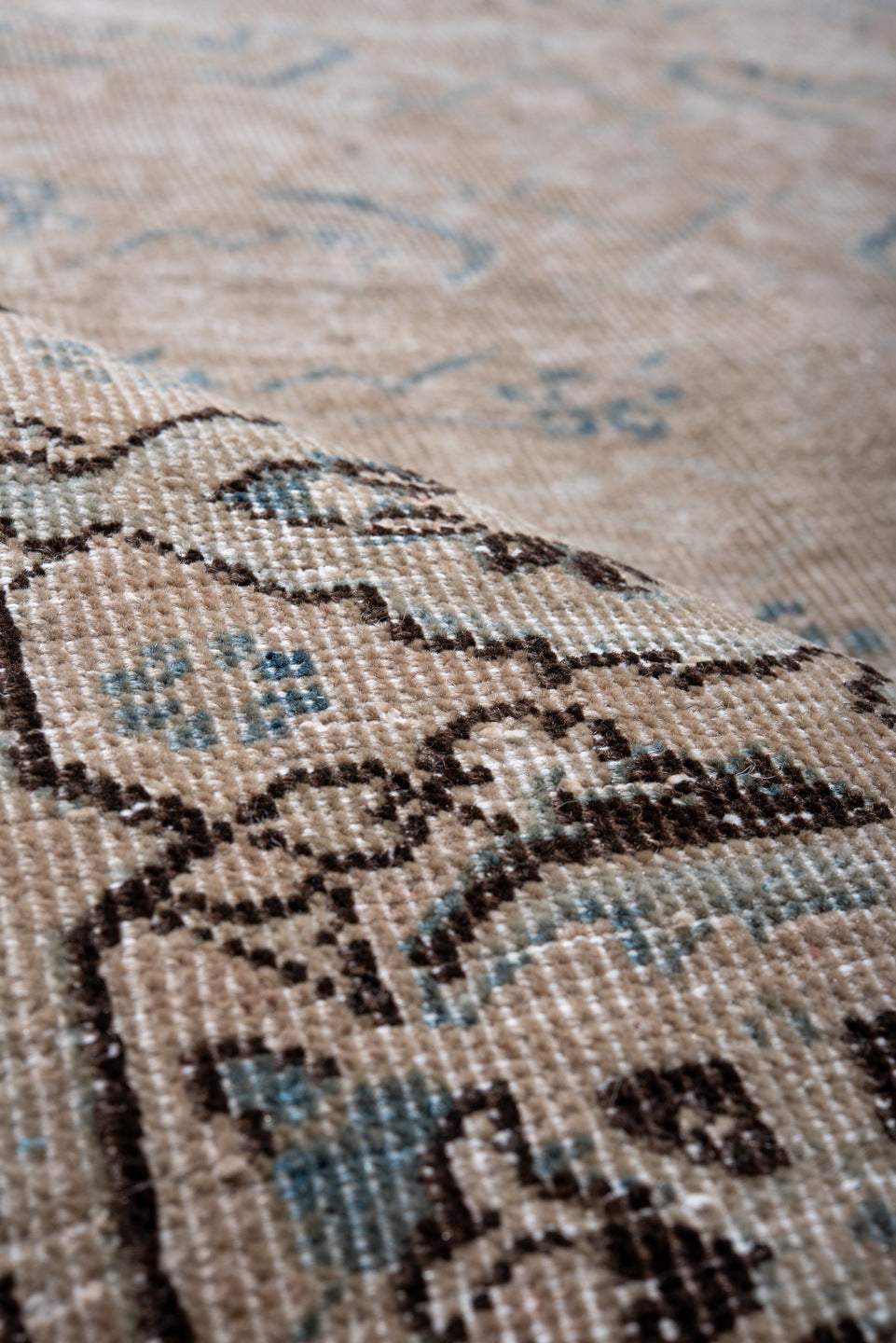 9' x 13' one-of-a-kind handmade vintage Mahal large size rug. Color palette: taupe, ivory, sky blue, charcoal, beige, cream