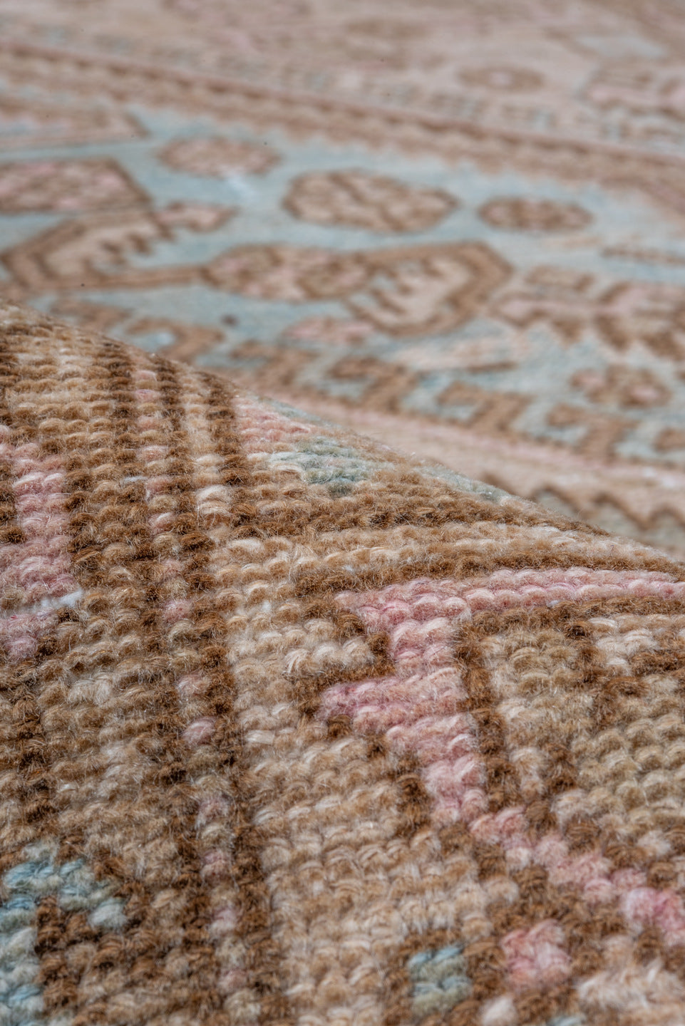 4' x 6' one-of-a-kind handmade vintage Malayer small size rug. Color palette: brown, gray, light gray, off-white, pink