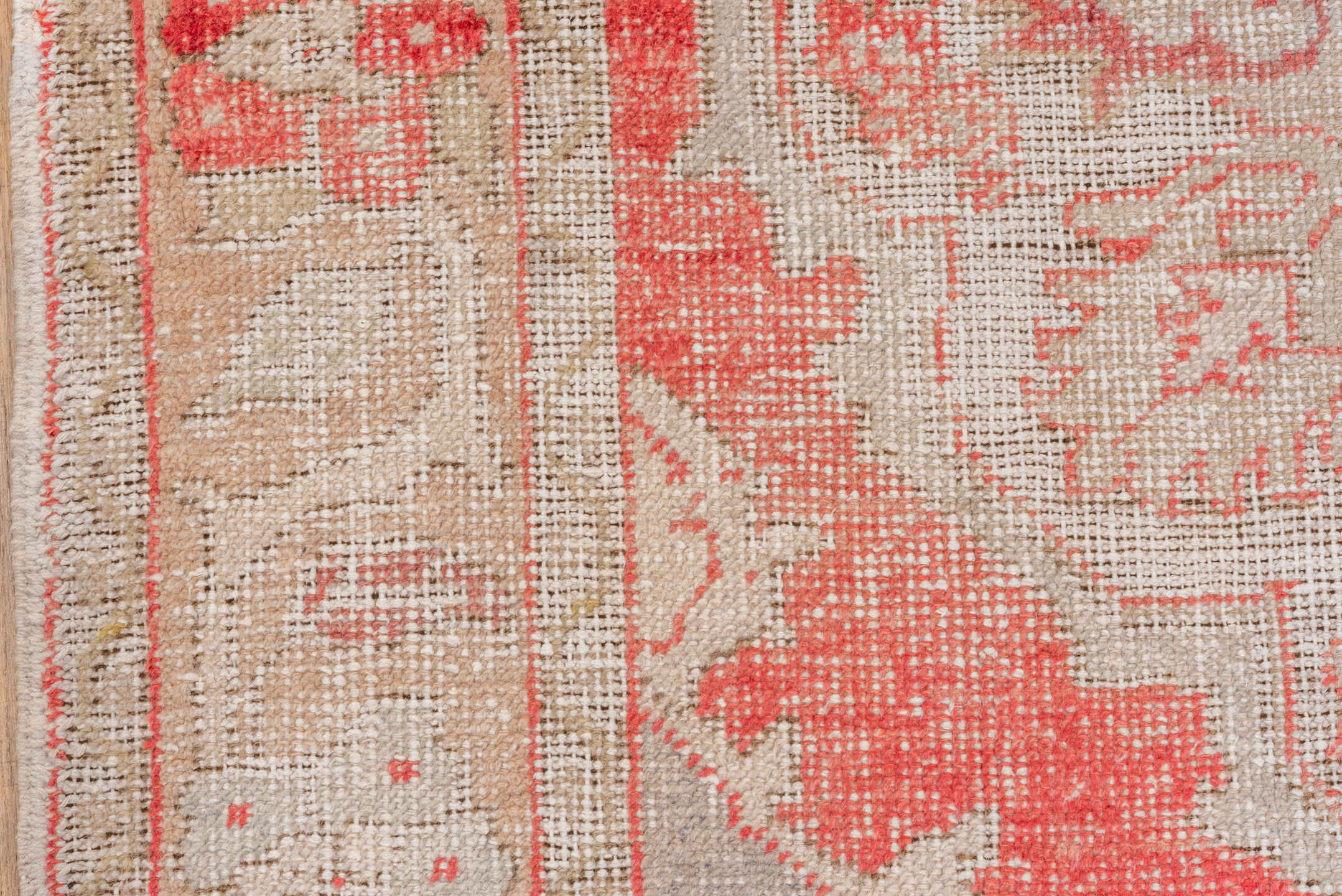 5' x 9' one-of-a-kind handmade vintage Oushak medium size rug. Color palette: ivory, coral, beige, pale_gray, blush, taupe