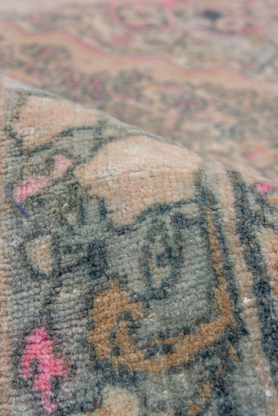 7' x 10' one-of-a-kind handmade vintage Bidjar large size rug. Color palette: blue, brown, dark gray, dim gray, gray