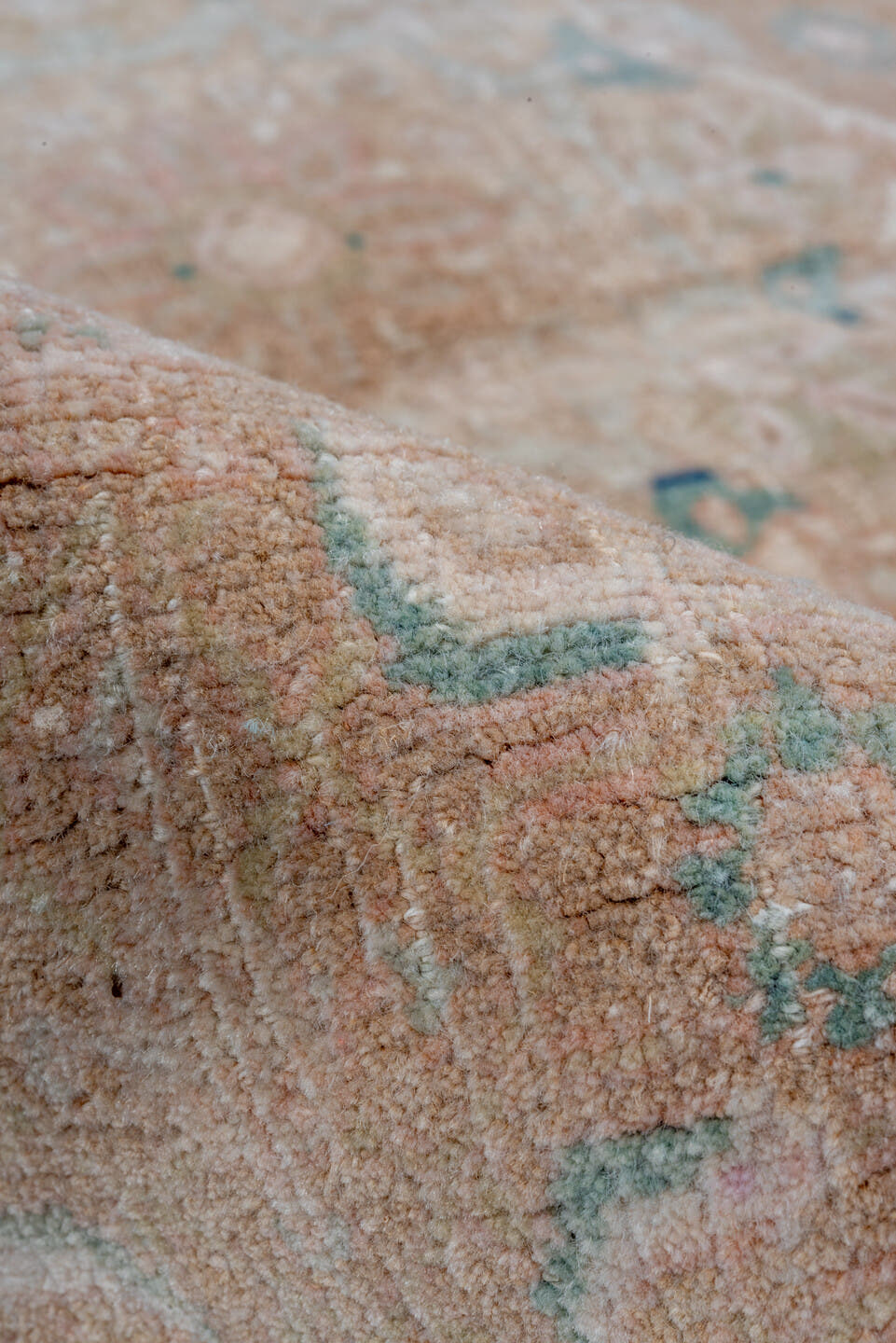 3' x 5' one-of-a-kind handmade vintage Bidjar small size rug. Color palette: camel, blush, taupe, ivory, pale aqua, beige