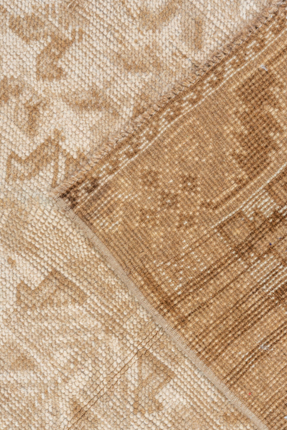 5' x 8' one-of-a-kind handmade vintage Shiraz medium size rug. Color palette: beige, ivory, taupe, camel, sand, light brown