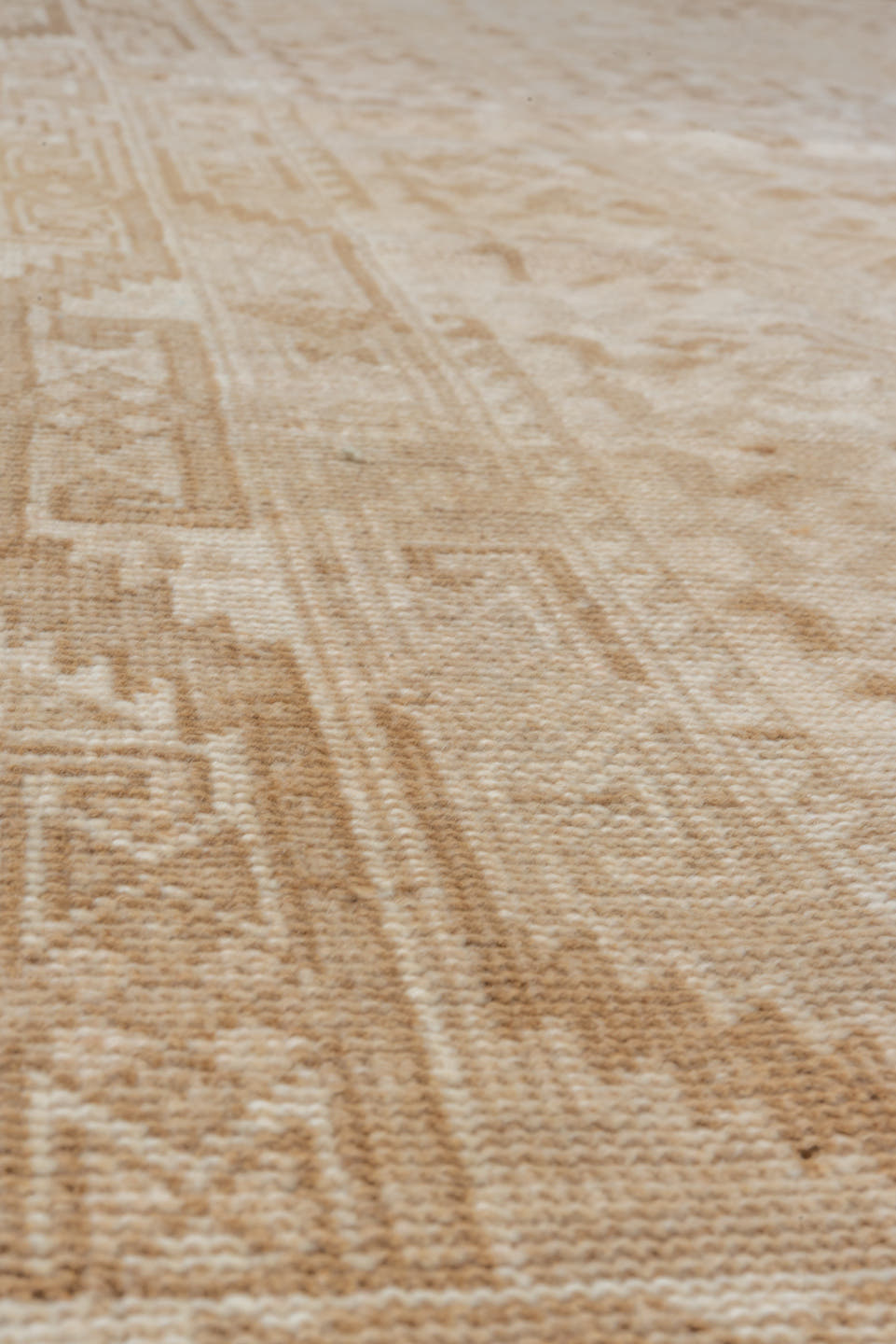 5' x 8' one-of-a-kind handmade vintage Shiraz medium size rug. Color palette: beige, ivory, taupe, camel, sand, light brown