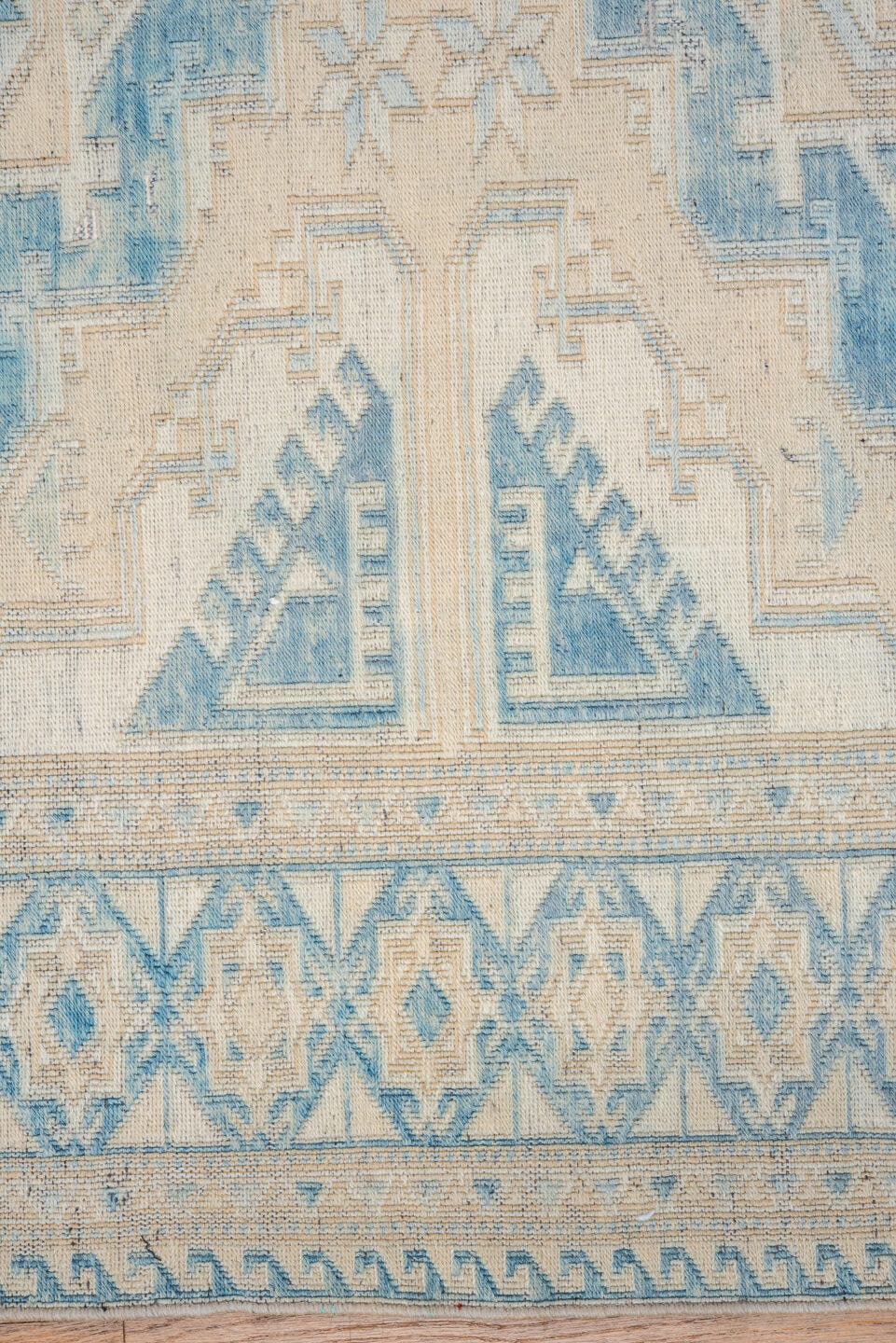 4' x 5' one-of-a-kind handmade vintage Sumak small size rug. Color palette: ivory, sky blue, beige, cream, taupe, light blue