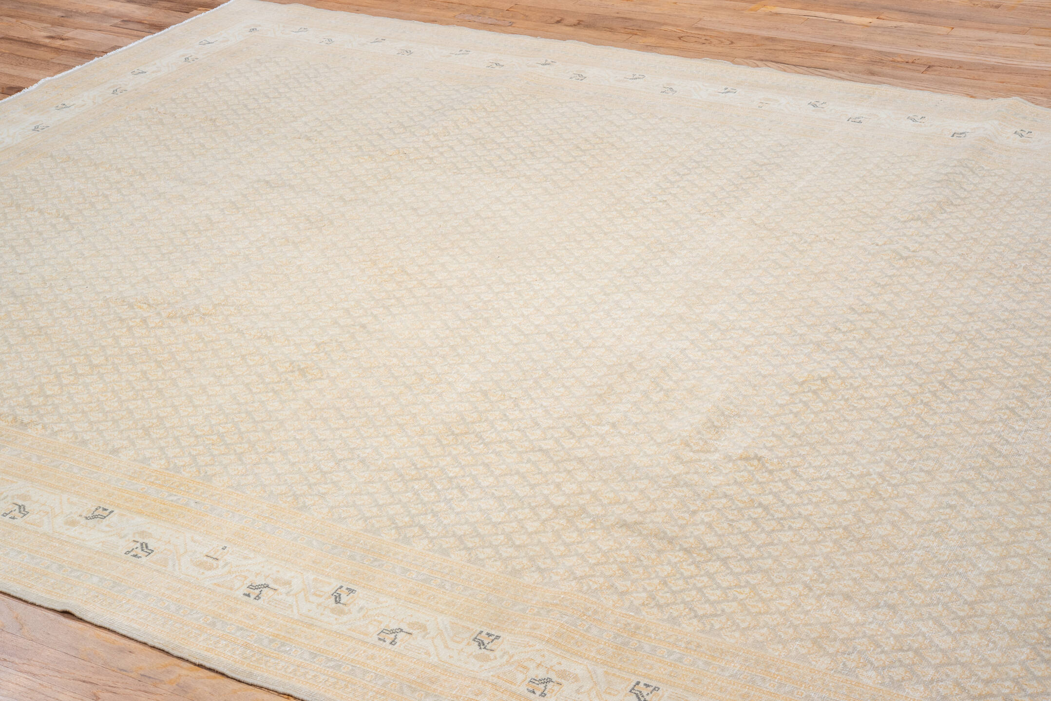 7' x 11' one-of-a-kind handmade vintage Saraband large size rug. Color palette: antiquewhite, beige, blanched almond, brown