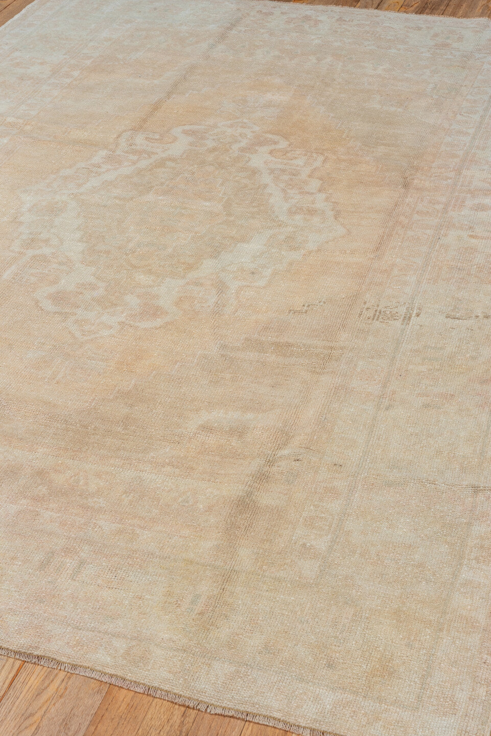 5' x 7' one-of-a-kind handmade vintage Oushak rug. Color palette: antiquewhite, brown, gray, light gray, off-white, orange