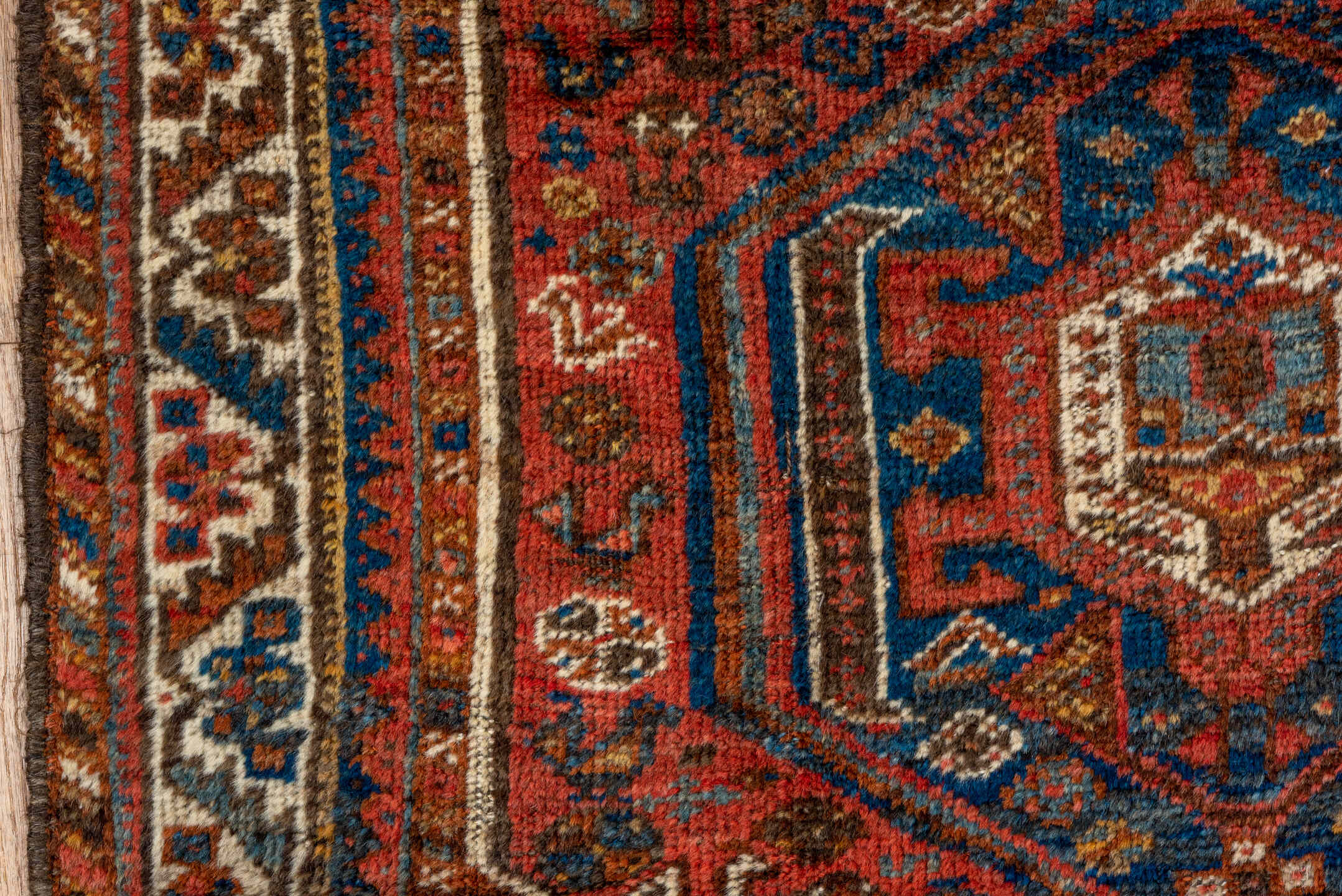 3' x 4' one-of-a-kind handmade vintage Shiraz small size rug. Color palette: antiquewhite, blue, brown, dark red, dim gray