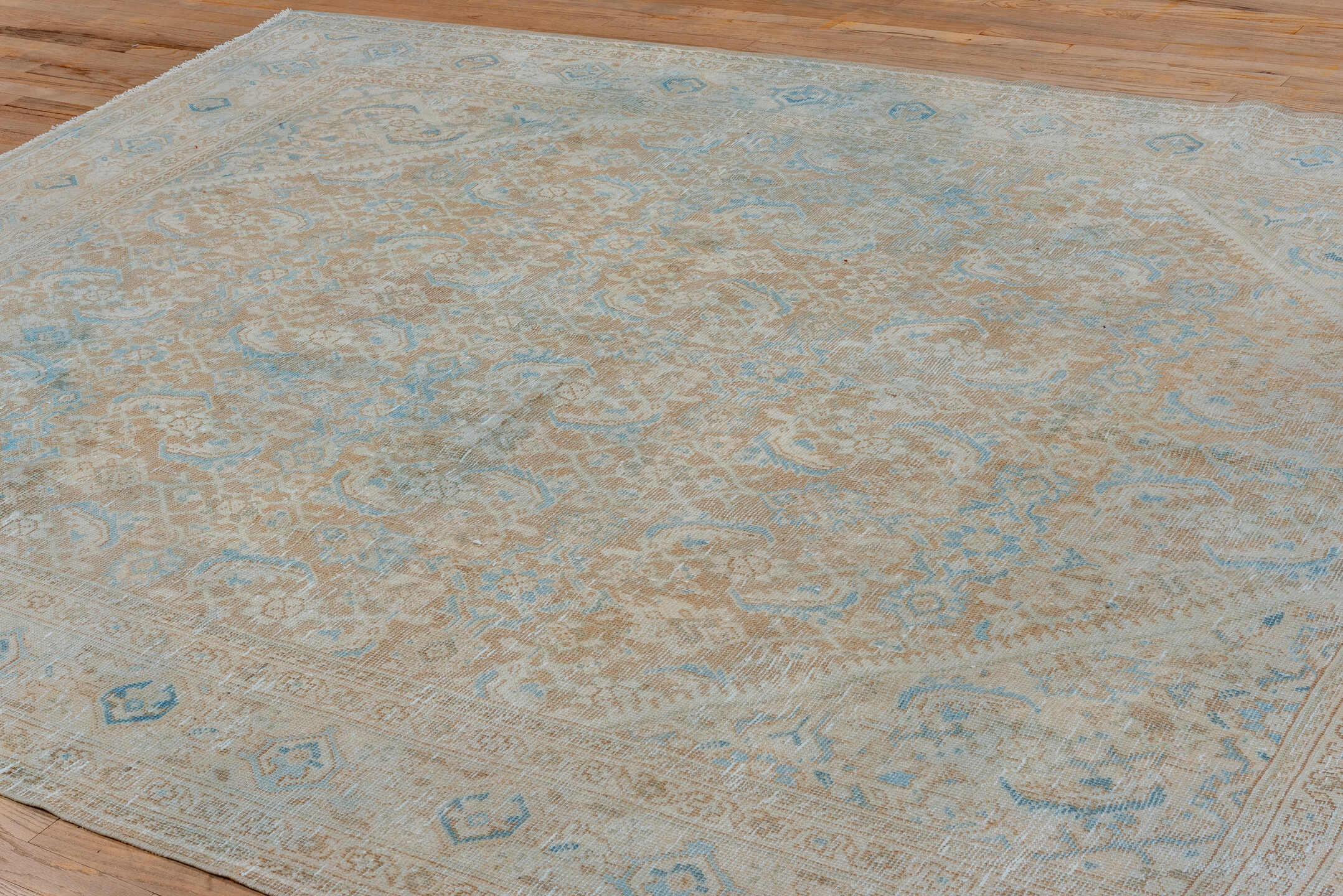 8' x 10' one-of-a-kind handmade vintage Mahal large size rug. Color palette: beige, brown, gainsboro, gray, light blue