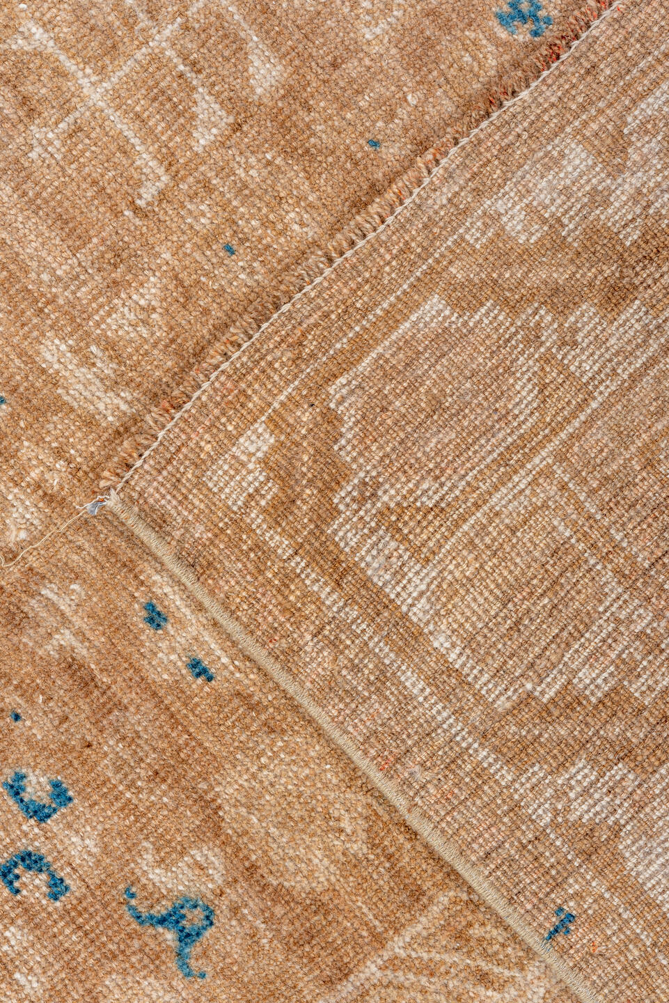 7' x 10' one-of-a-kind handmade vintage Shiraz large size rug. Color palette: antiquewhite, brown, gray, off-white, orange