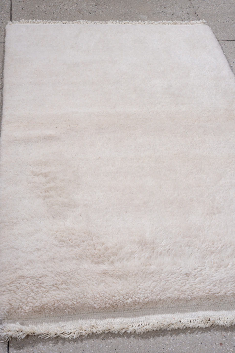 3' x 5' one-of-a-kind handmade vintage Shag small size rug. Color palette: ivory, cream