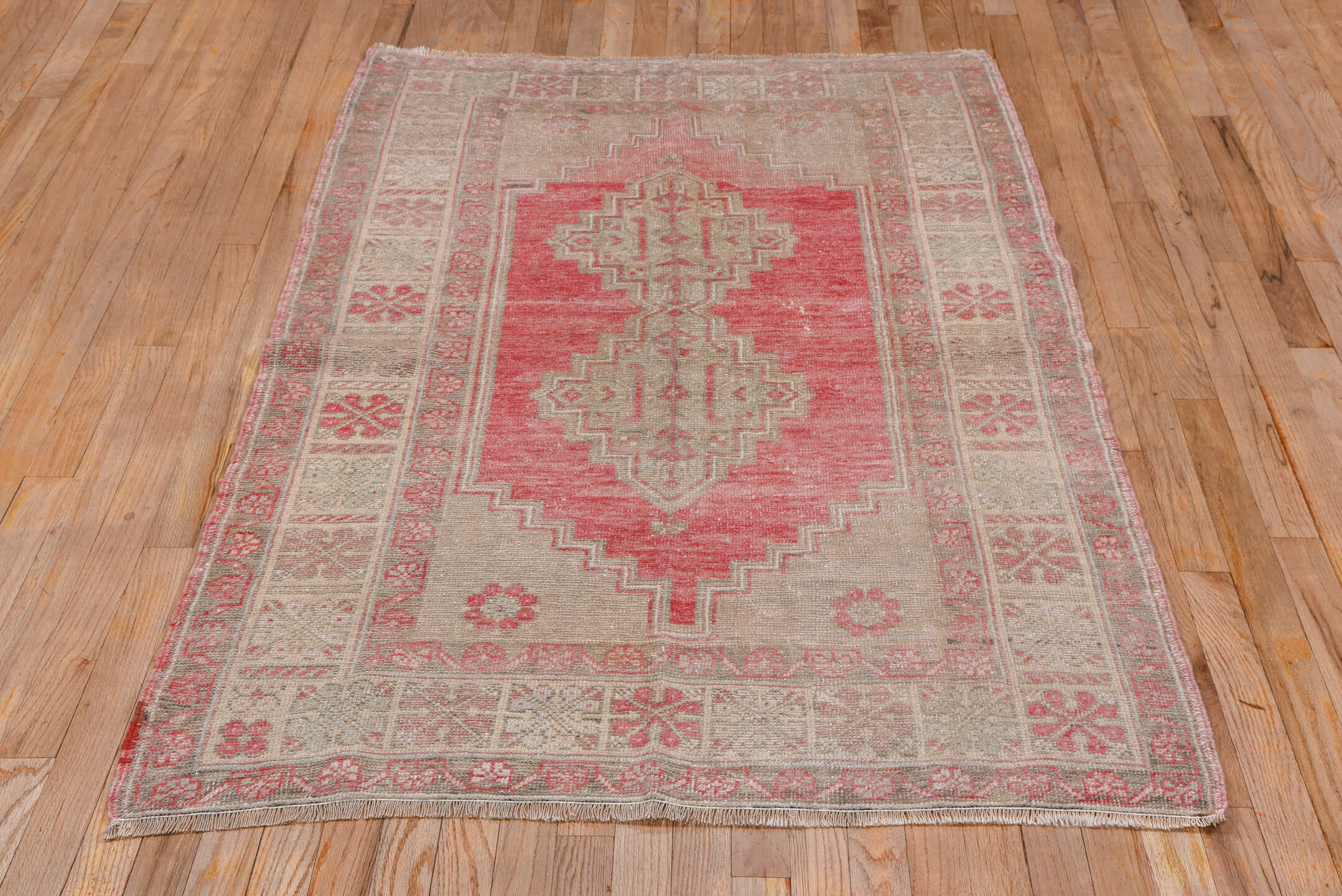 3' x 6' one-of-a-kind handmade vintage Oushak small size rug. Color palette: gray, light gray, off-white, pink, rosy brown
