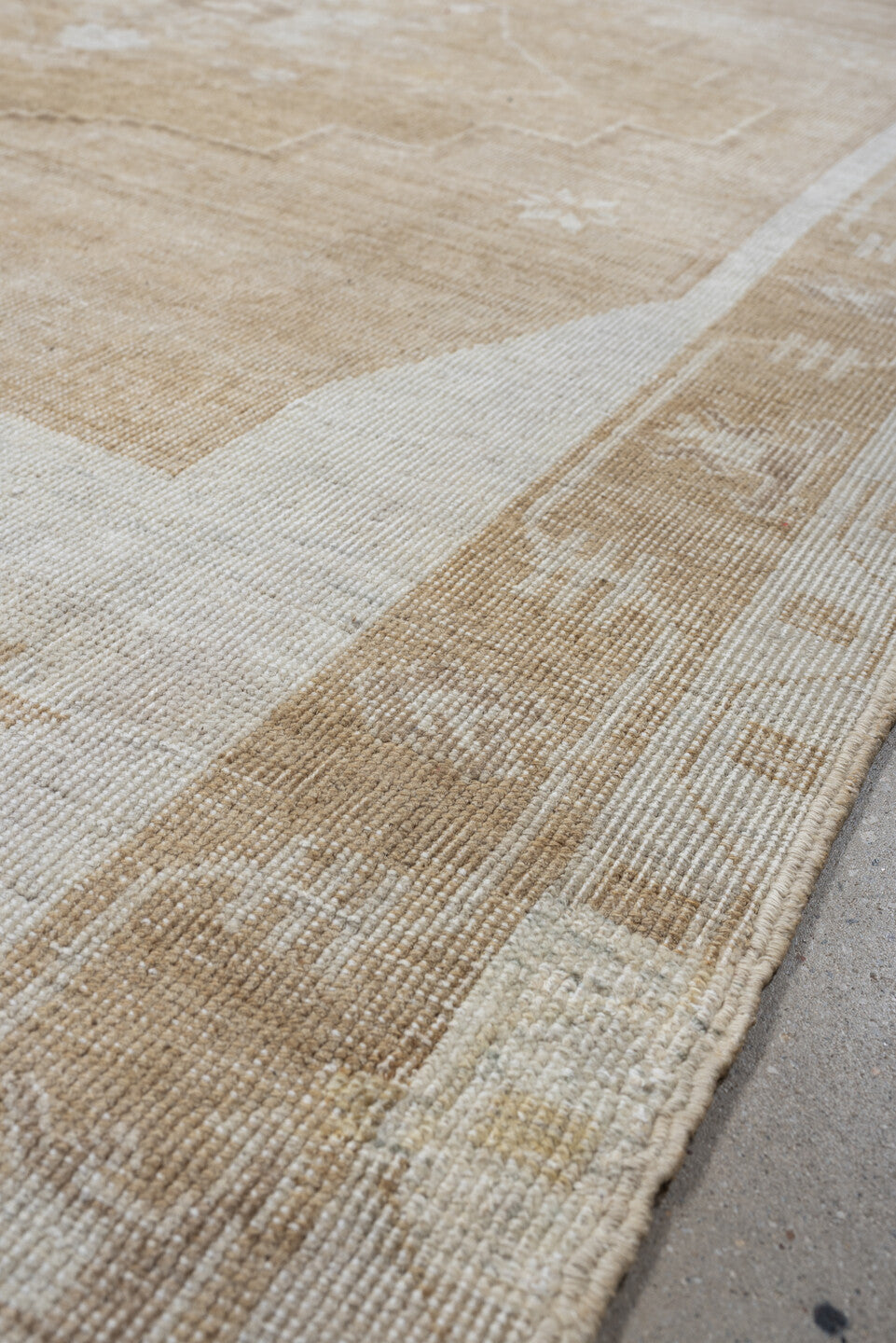 5' x 9' one-of-a-kind handmade vintage Oushak large size rug. Color palette: ivory, camel, beige, taupe, sand, gray