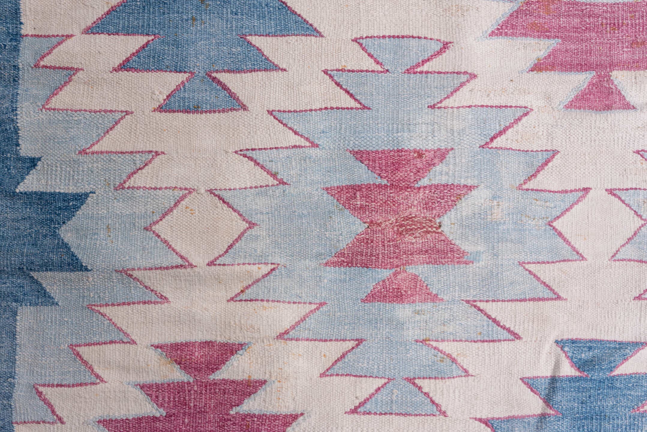 5' x 7' one-of-a-kind handmade antique Dhurrie rug. Color palette: ivory, sky blue, rose, dusty pink, light blue, pink, red