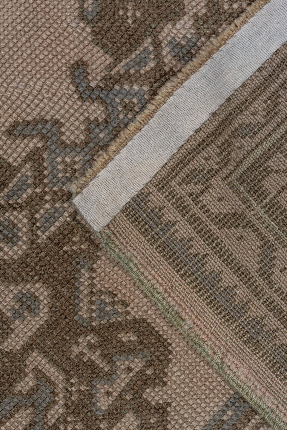 7' x 10' one-of-a-kind handmade vintage Oushak large size rug. Color palette: brown, gray, light gray, off-white, pink, snow