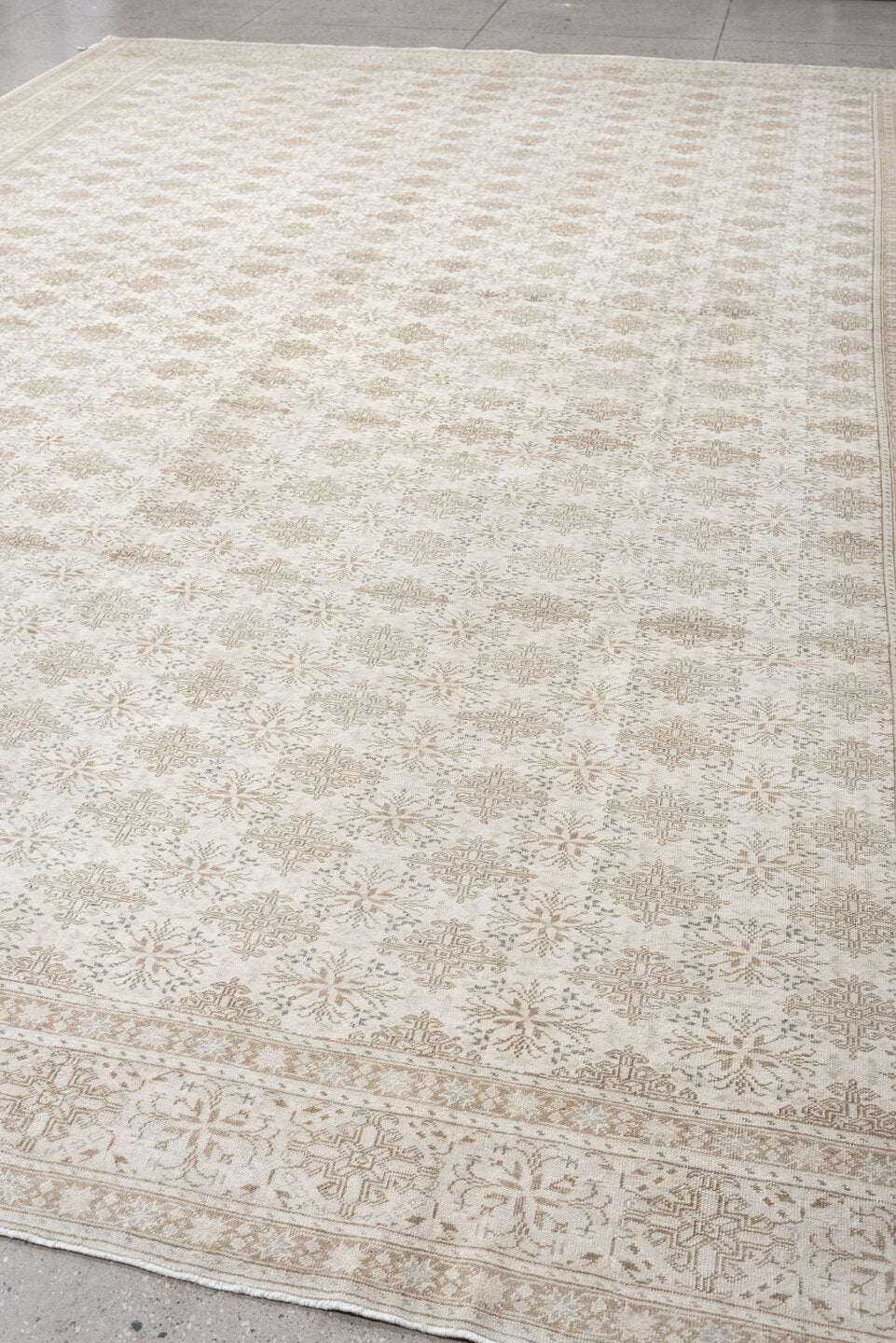 10' x 14' one-of-a-kind handmade antique Sivas oversize rug. Color palette: ivory, beige, cream, taupe, sand, gray