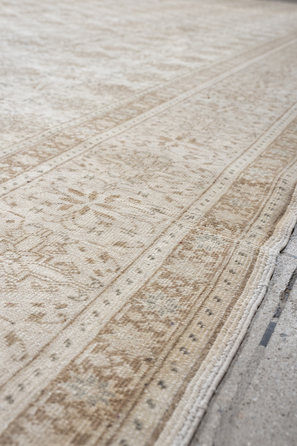 10' x 14' one-of-a-kind handmade antique Sivas oversize rug. Color palette: ivory, beige, cream, taupe, sand, gray