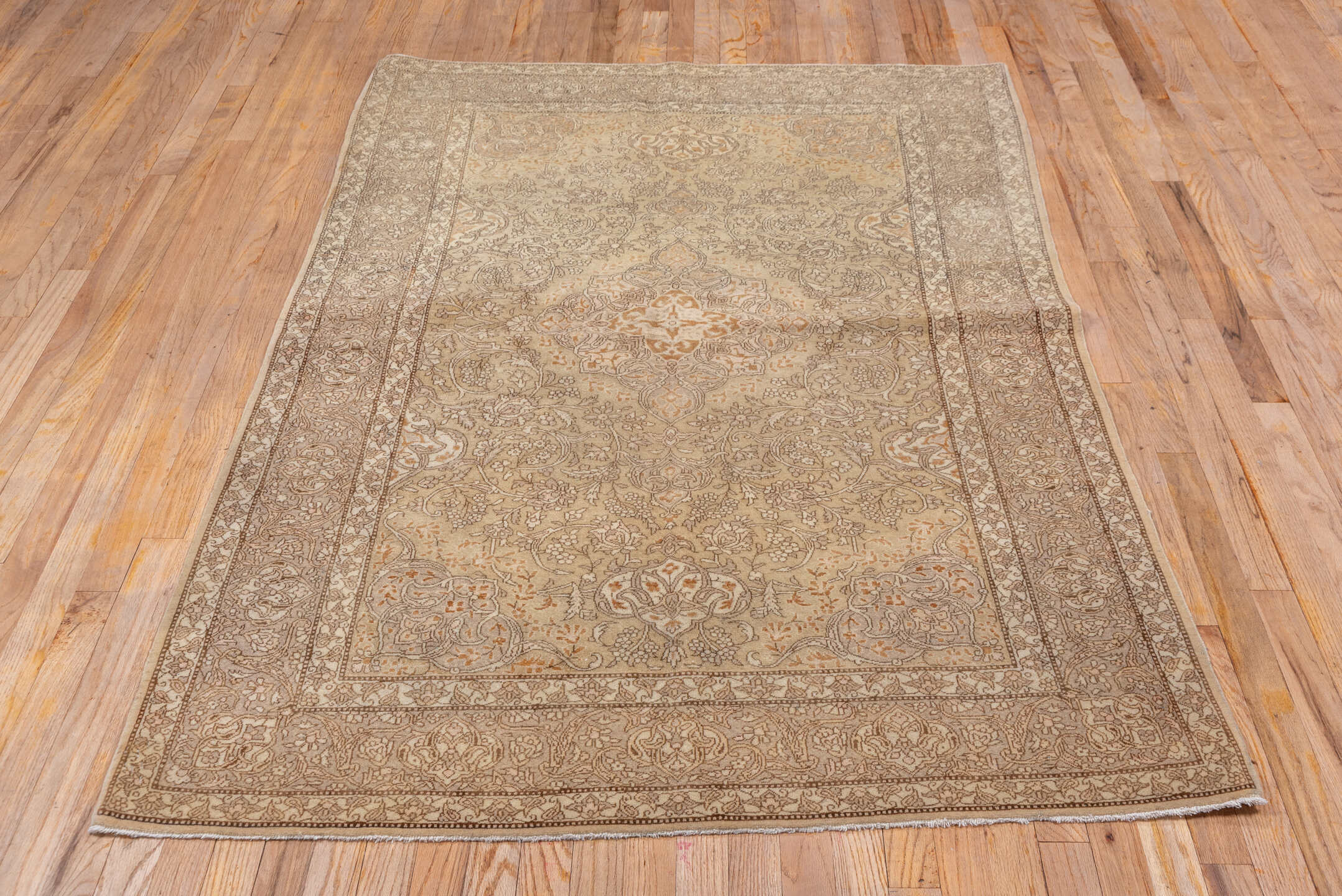 4' x 6' one-of-a-kind handmade vintage Kashan small size rug. Color palette: brown, gray, pink
