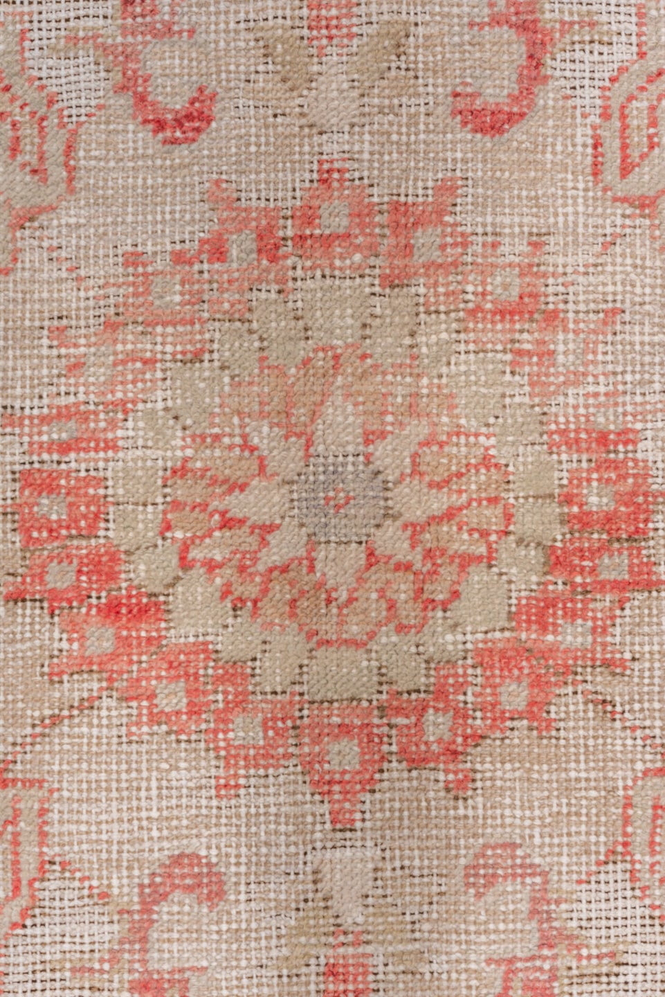 5' x 9' one-of-a-kind handmade vintage Oushak medium size rug. Color palette: ivory, coral, beige, pale_gray, blush, taupe