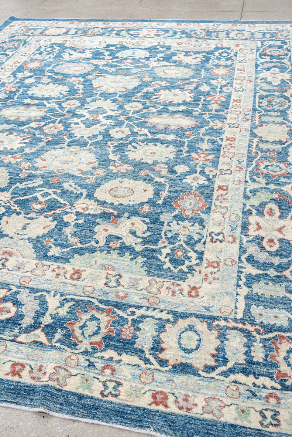 8' x 10' one-of-a-kind handmade vintage Sultanabad large size rug. Color palette: blue, ivory, pale aqua, terracotta, sage