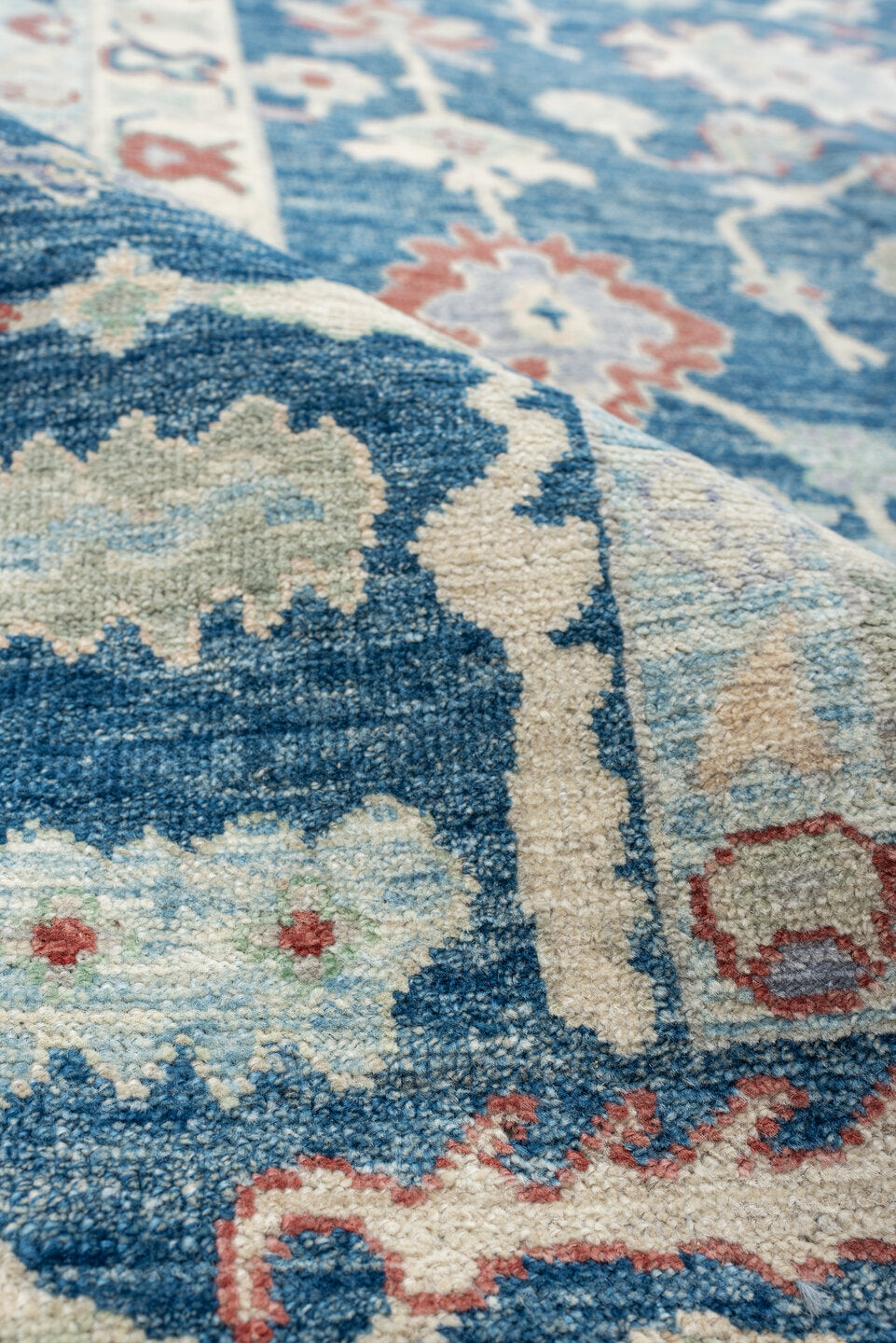 8' x 10' one-of-a-kind handmade vintage Sultanabad large size rug. Color palette: blue, ivory, pale aqua, terracotta, sage