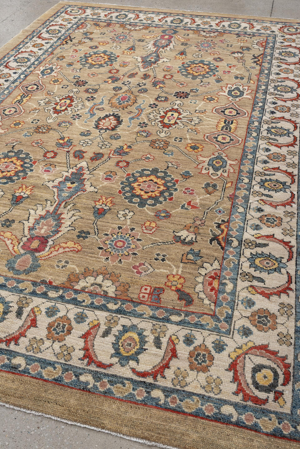 6' x 10' one-of-a-kind handmade vintage Sultanabad large size rug. Color palette: camel, ivory, indigo, rust, blush, slate