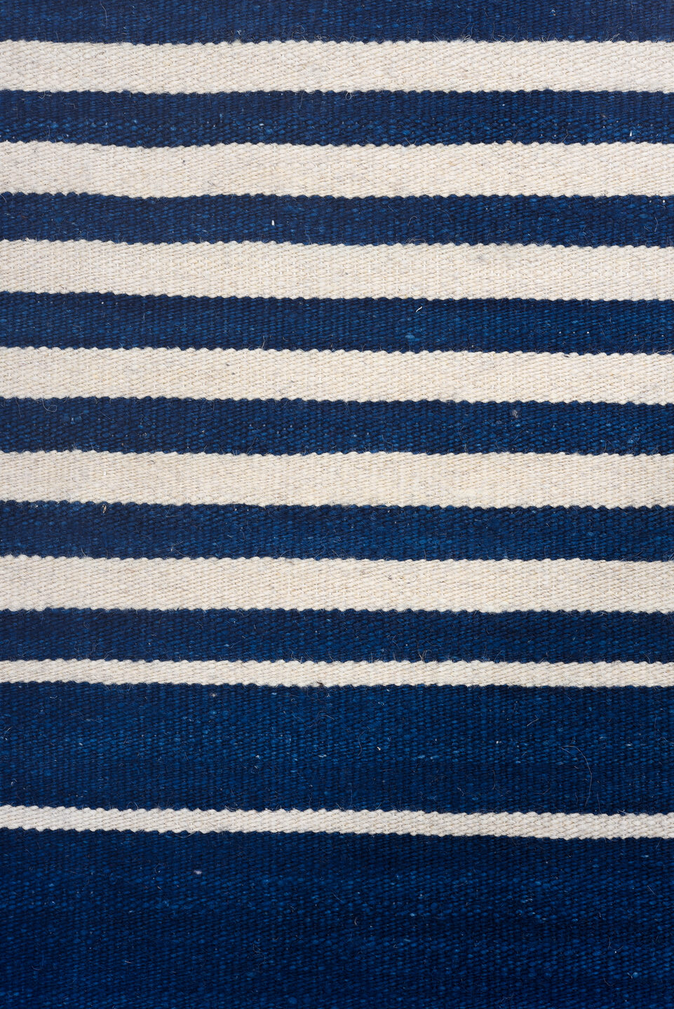 5' x 9' one-of-a-kind handmade vintage Kilim medium size rug. Color palette: blue, ivory