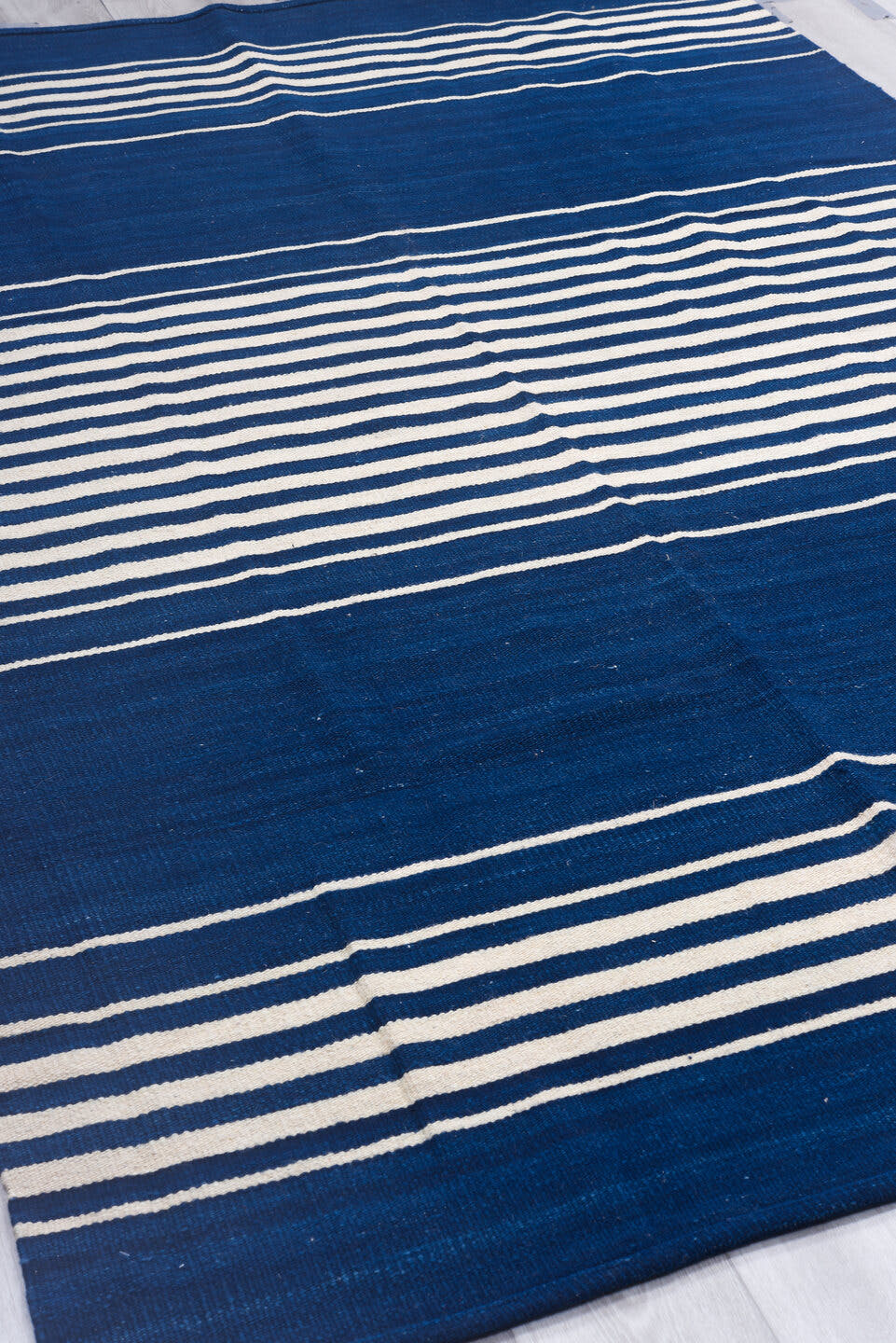 5' x 9' one-of-a-kind handmade vintage Kilim medium size rug. Color palette: blue, ivory
