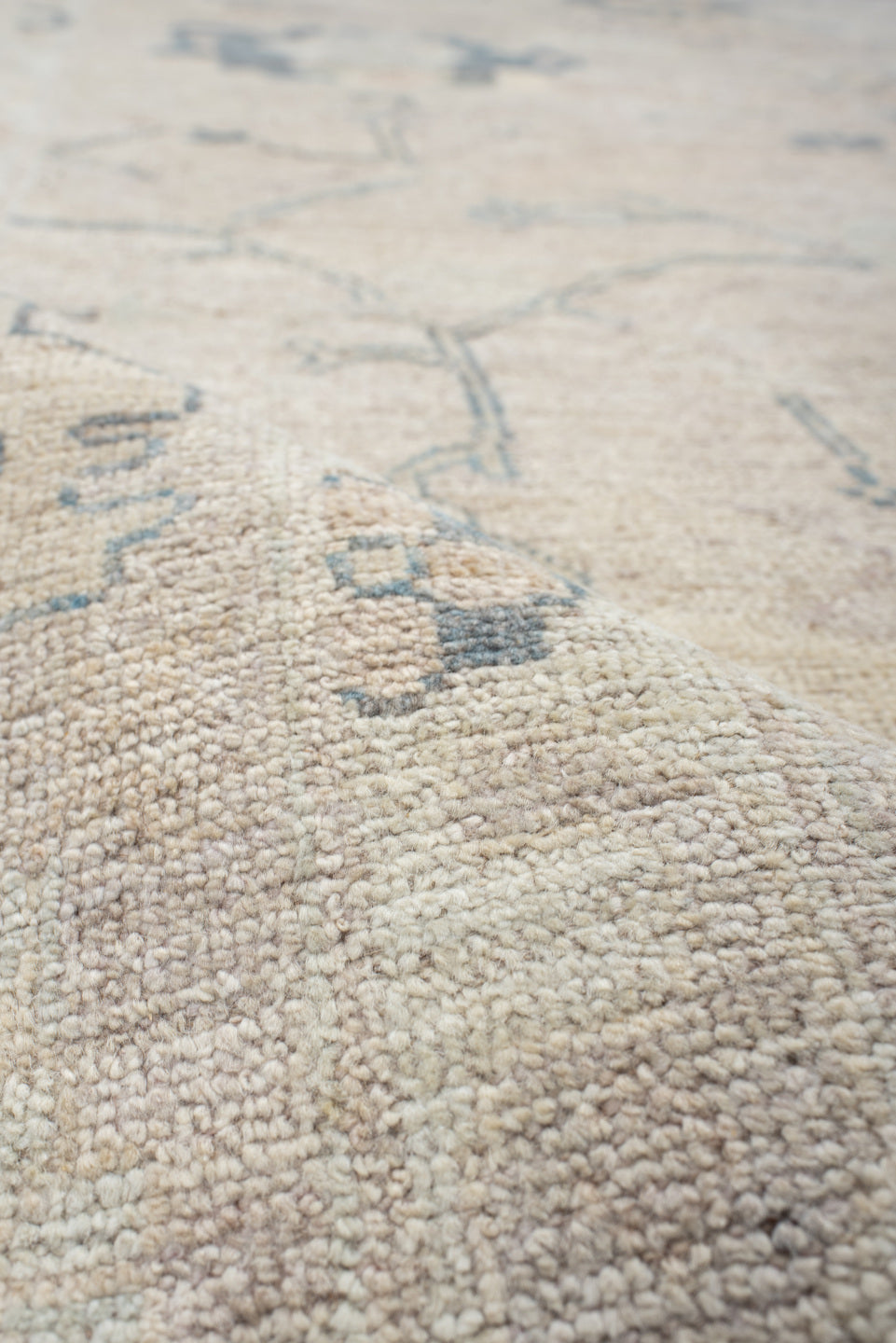 8' x 10' one-of-a-kind handmade vintage Oushak large size rug. Color palette: ivory, pale blue, taupe, beige, slate, cream