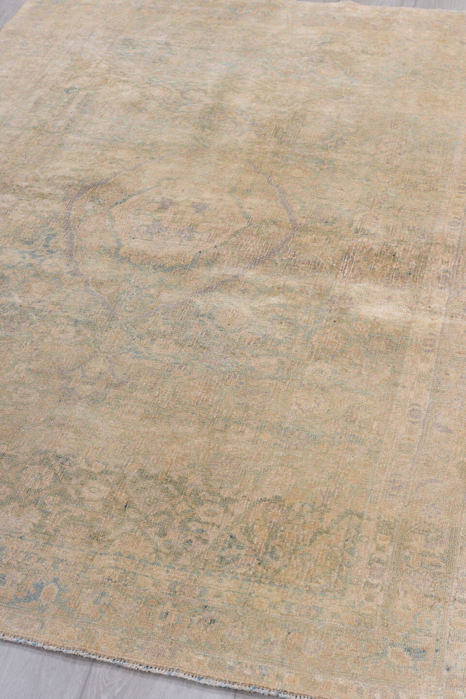 4' x 6' one-of-a-kind handmade antique Bidjar small size rug. Color palette: beige, ivory, pale blue, taupe, sand