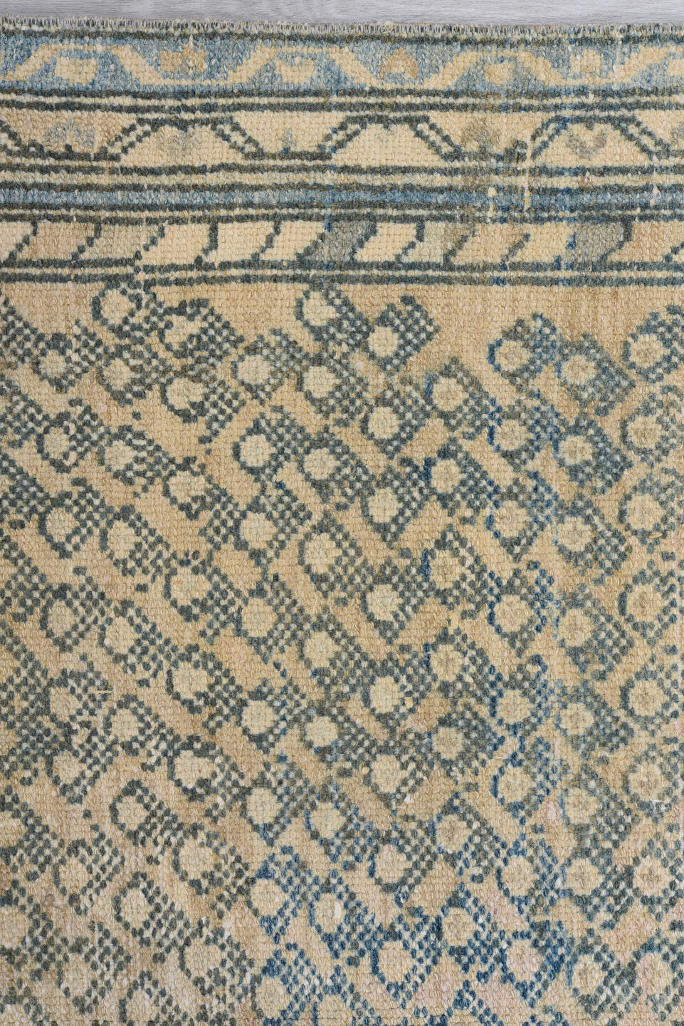 3' x 6' one-of-a-kind handmade vintage Malayer small size rug. Color palette: black, blue, gainsboro, gray, light gray