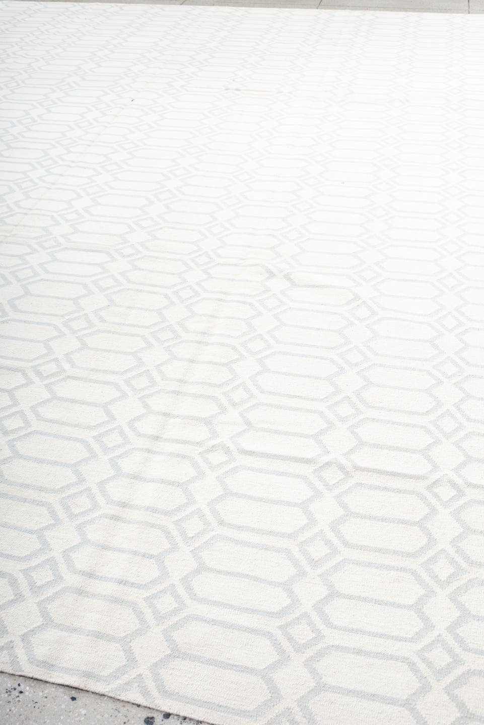 11' x 14' one-of-a-kind handmade vintage Flatweave oversize rug. Color palette: ivory, light_gray, cream, light gray