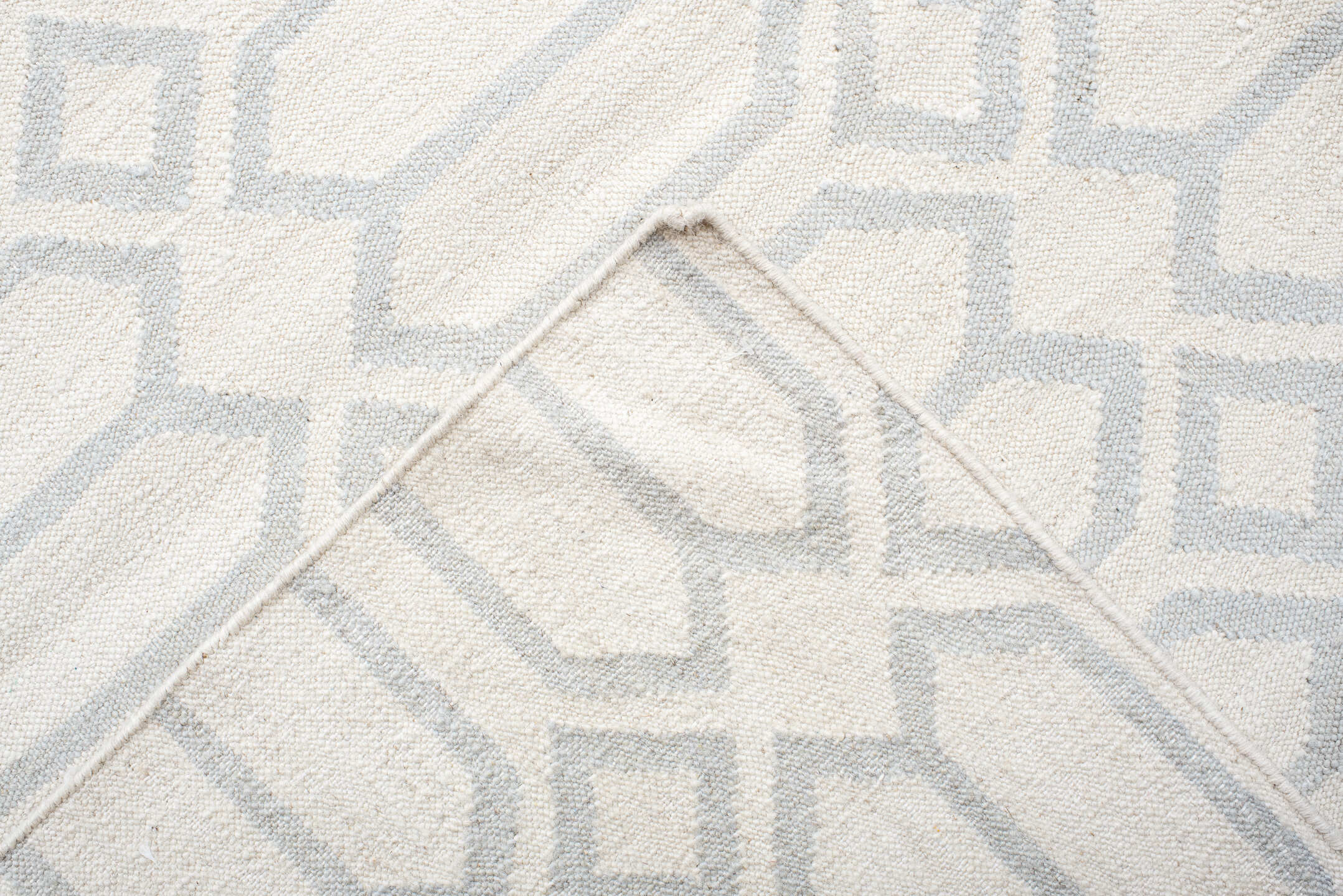 11' x 14' one-of-a-kind handmade vintage Flatweave oversize rug. Color palette: floral white, gainsboro, gray, ivory