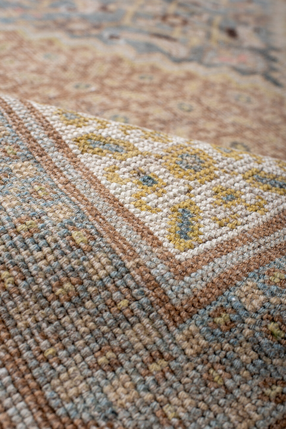 5' x 7' one-of-a-kind handmade vintage Sivas rug. Color palette: brown, dark gray, dim gray, gray, light gray, off-white