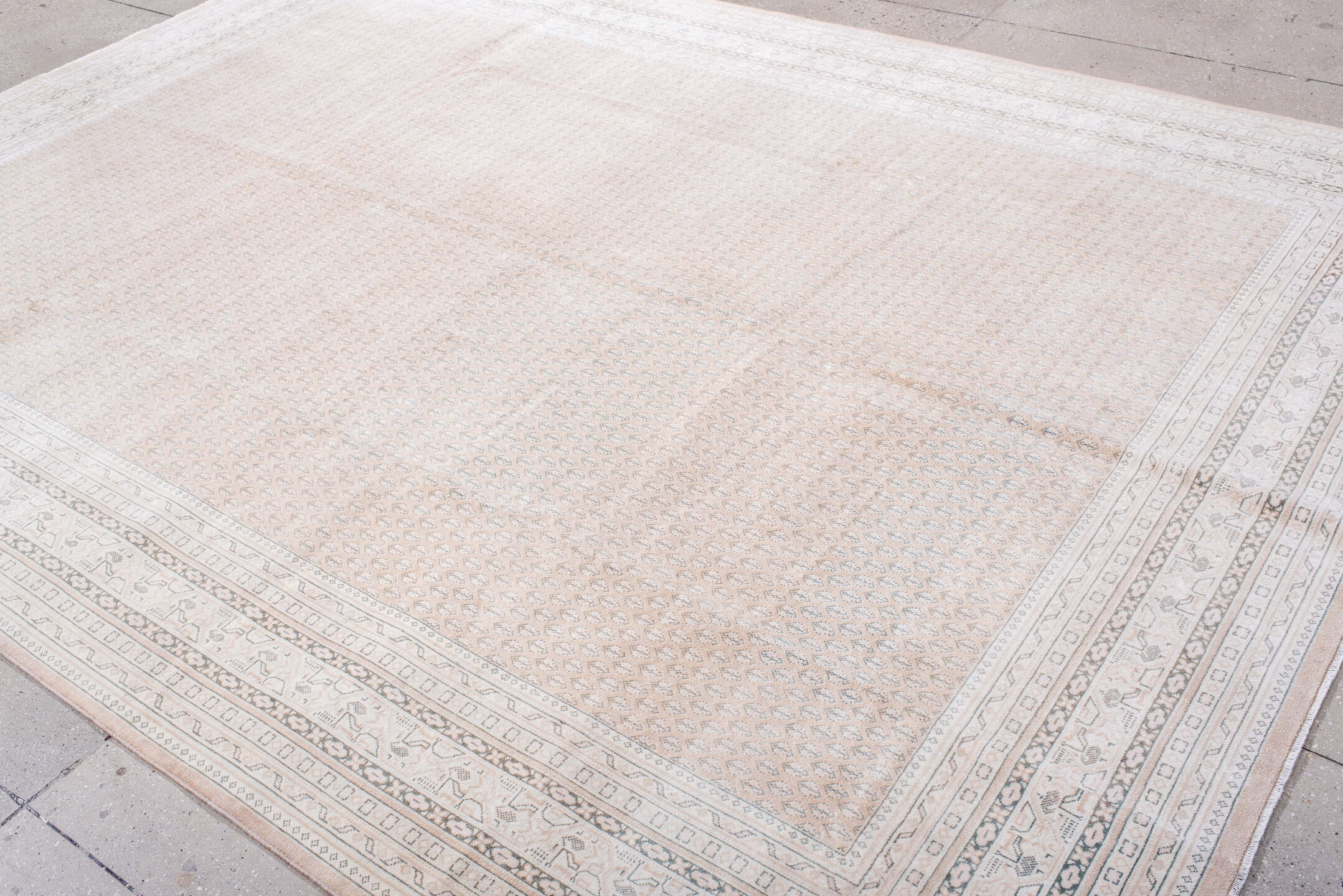 8' x 11' one-of-a-kind handmade vintage Saraband large size rug. Color palette: antiquewhite, dark gray, gray, light gray
