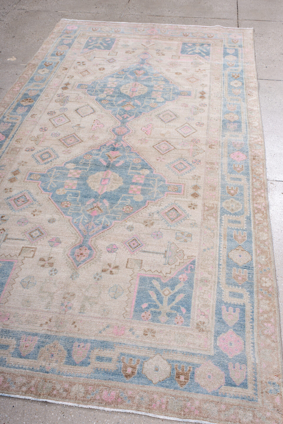 5' x 9' one-of-a-kind handmade antique Hamadan medium size rug. Color palette: ivory, powder_blue, blush, camel, taupe