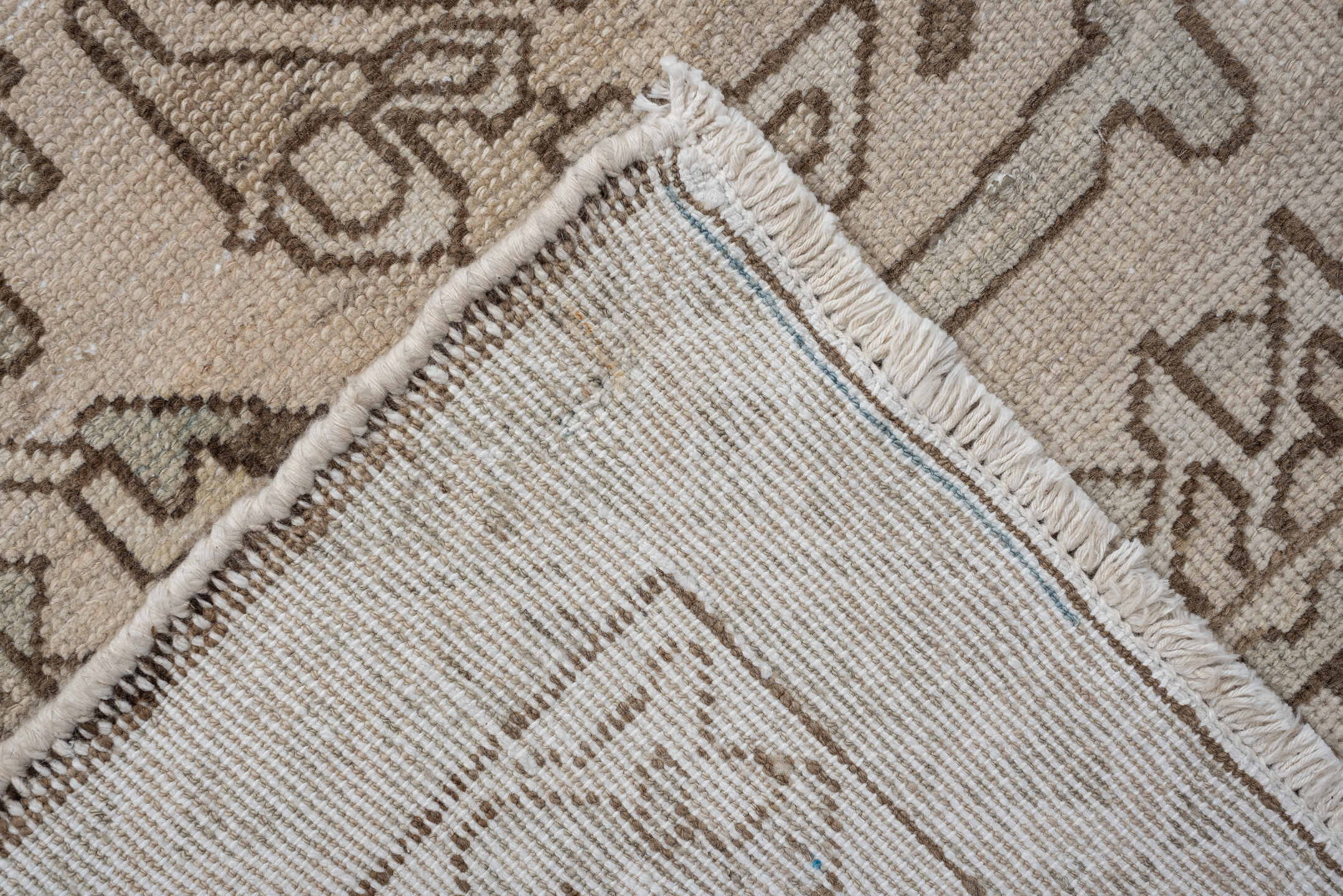 9' x 5' one-of-a-kind handmade machine-made Machine rug. Color palette: ivory, taupe, sky blue, beige, brown, slate, gray