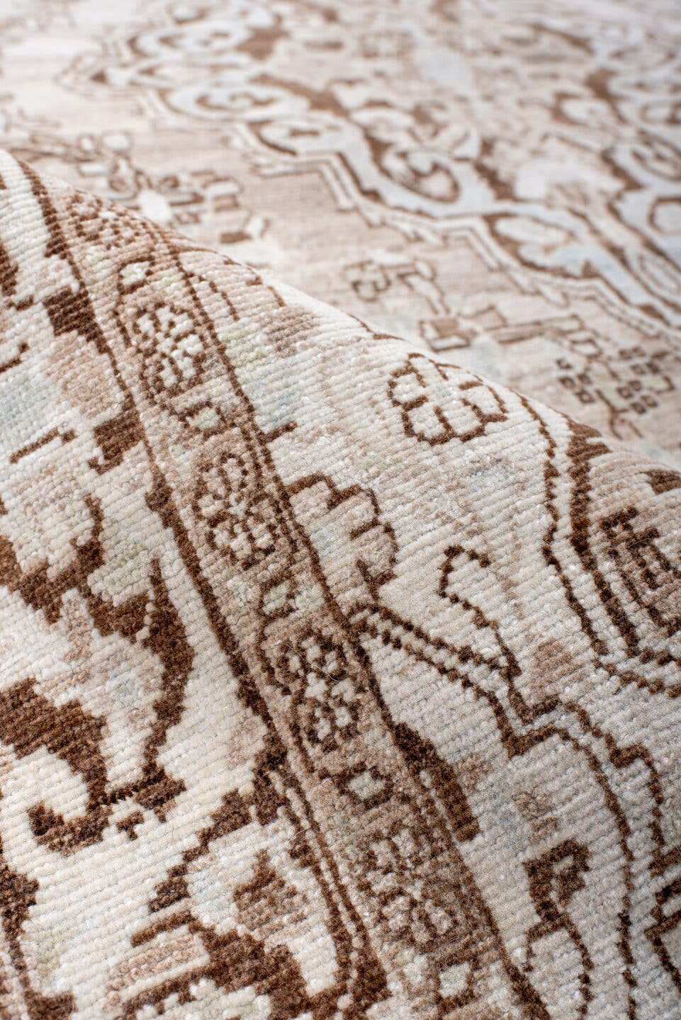 4' x 6' one-of-a-kind handmade antique Sarouk small size rug. Color palette: ivory, taupe, camel, brown, cream, beige, gray