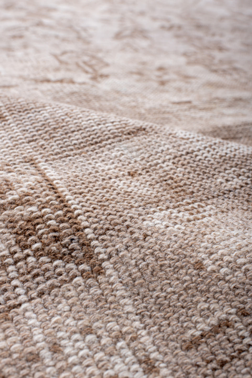6' x 9' one-of-a-kind handmade antique Shiraz medium size rug. Color palette: ivory, taupe, camel, sand, light brown, beige