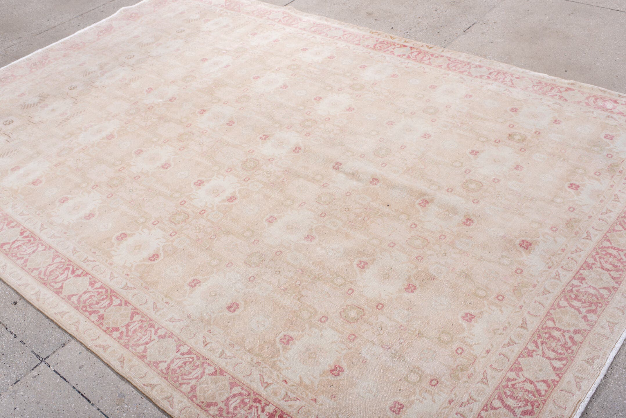 6' x 9' one-of-a-kind handmade antique Sivas medium size rug. Color palette: ivory, blush, rose, cream, taupe, beige, pink
