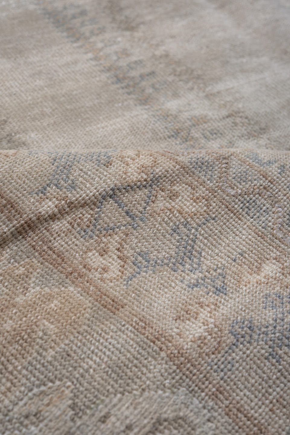 4' x 6' one-of-a-kind handmade vintage Kaisary small size rug. Color palette: ivory, powder_blue, sand, beige, taupe, camel