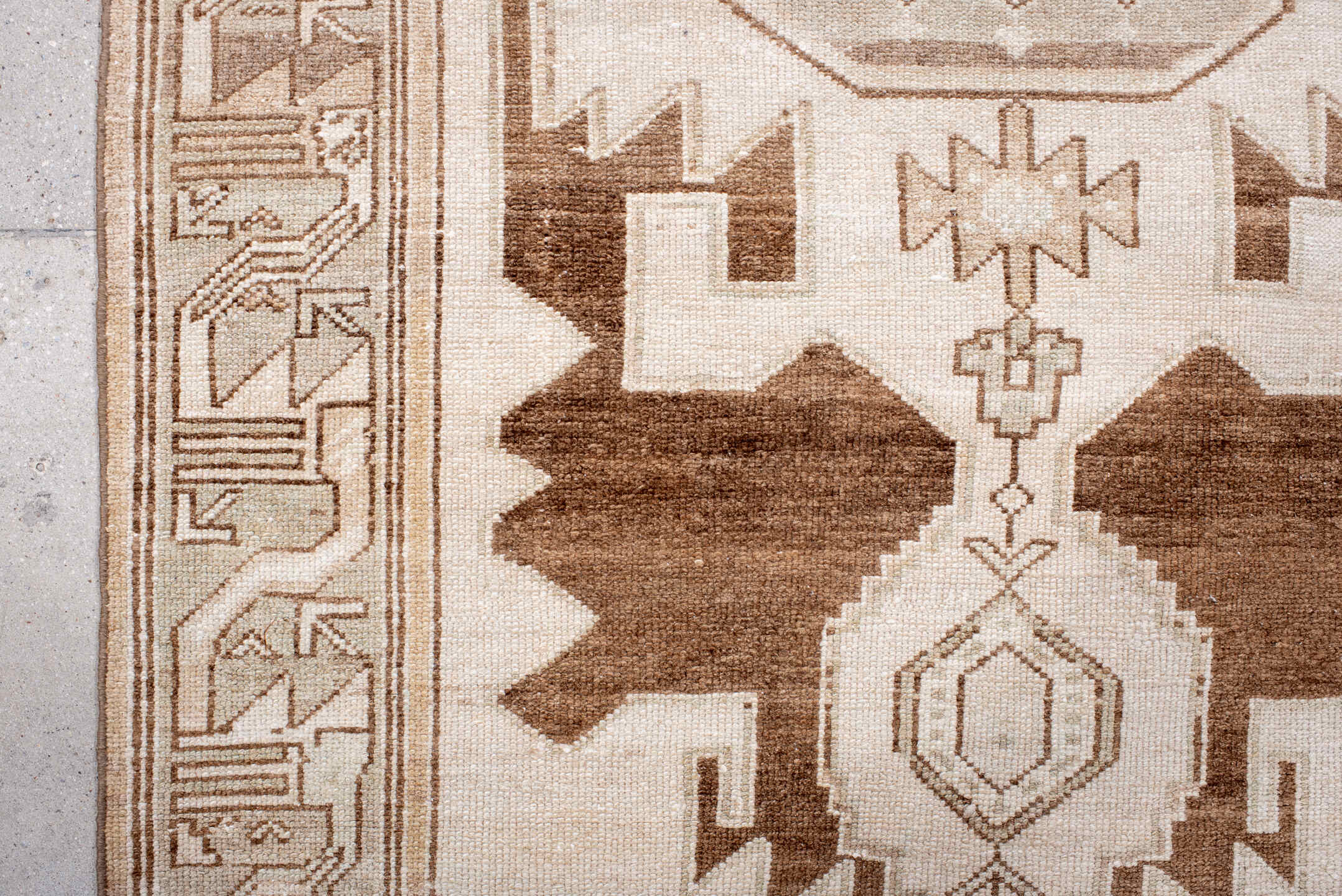 4' x 7' one-of-a-kind handmade vintage Hamadan rug. Color palette: antiquewhite, blanched almond, brown, gray, light gray