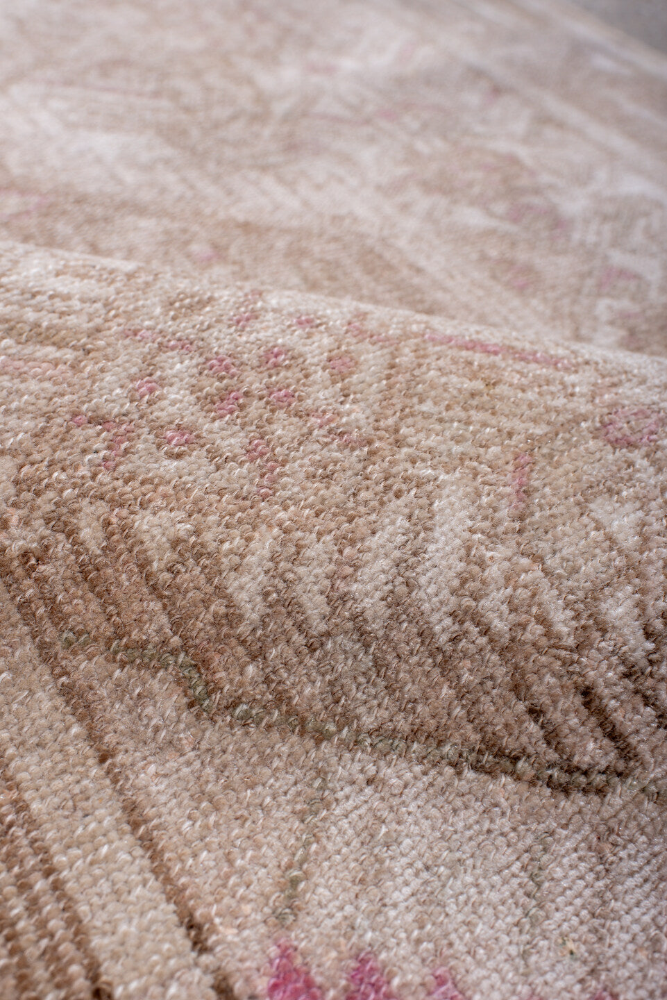 2' x 3' one-of-a-kind handmade vintage Malayer small size rug. Color palette: brown, gray, light gray, off-white, pink