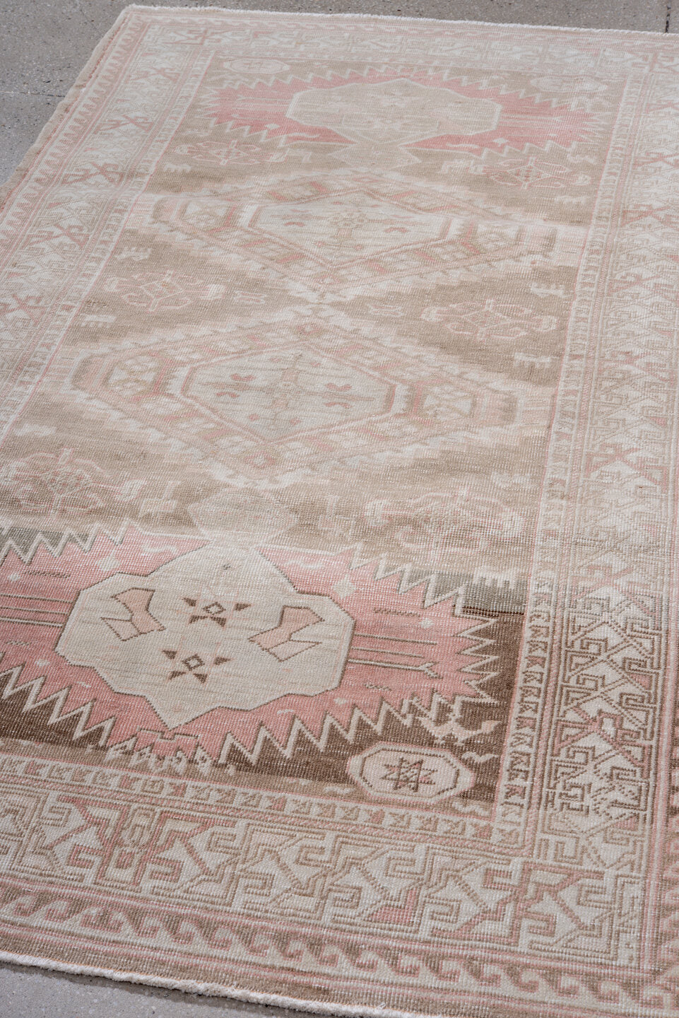 4' x 7' one-of-a-kind handmade vintage Sarab rug. Color palette: taupe, ivory, blush, brown, rose, cream, beige, gray, pink