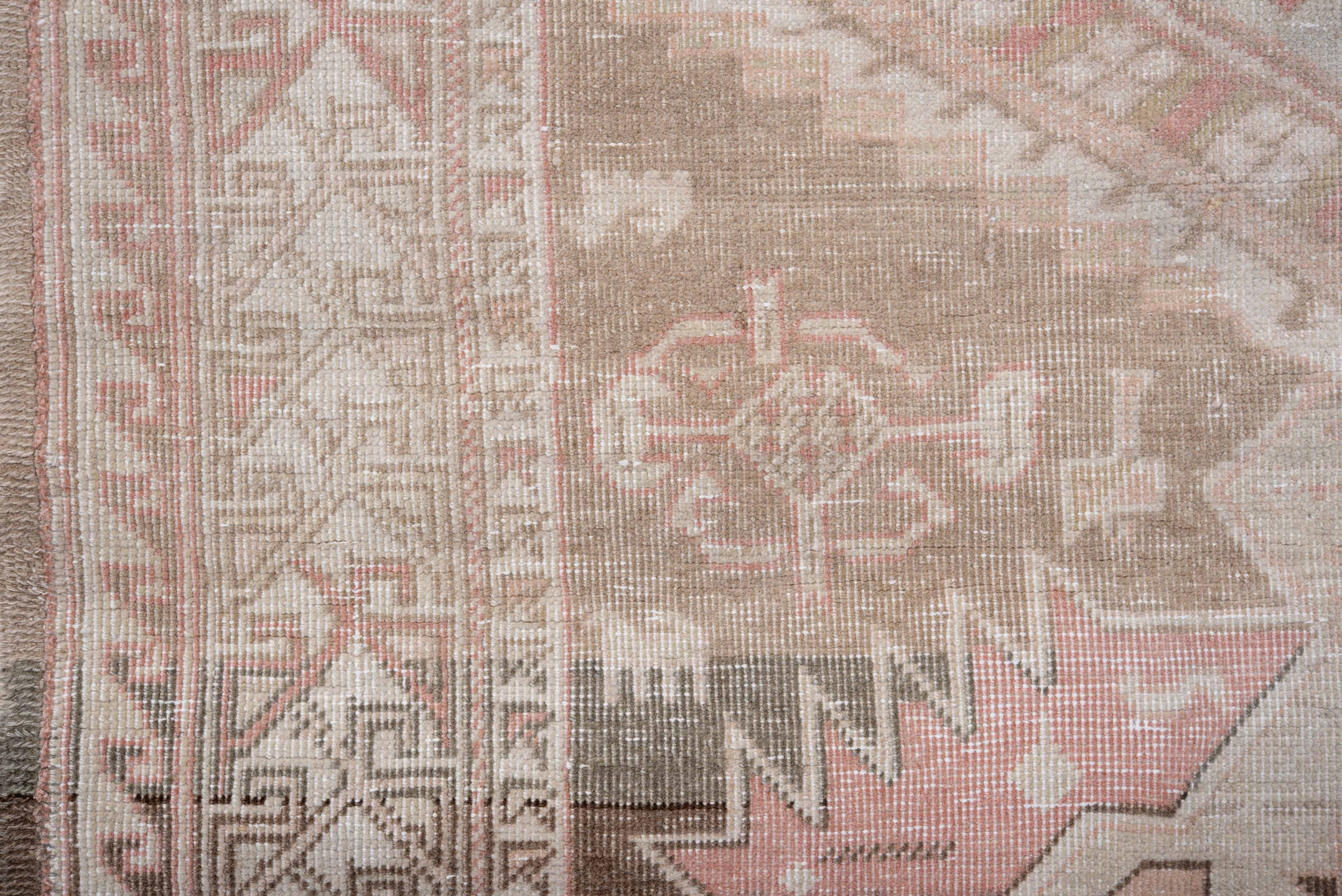 4' x 7' one-of-a-kind handmade vintage Sarab rug. Color palette: taupe, ivory, blush, brown, rose, cream, beige, gray, pink