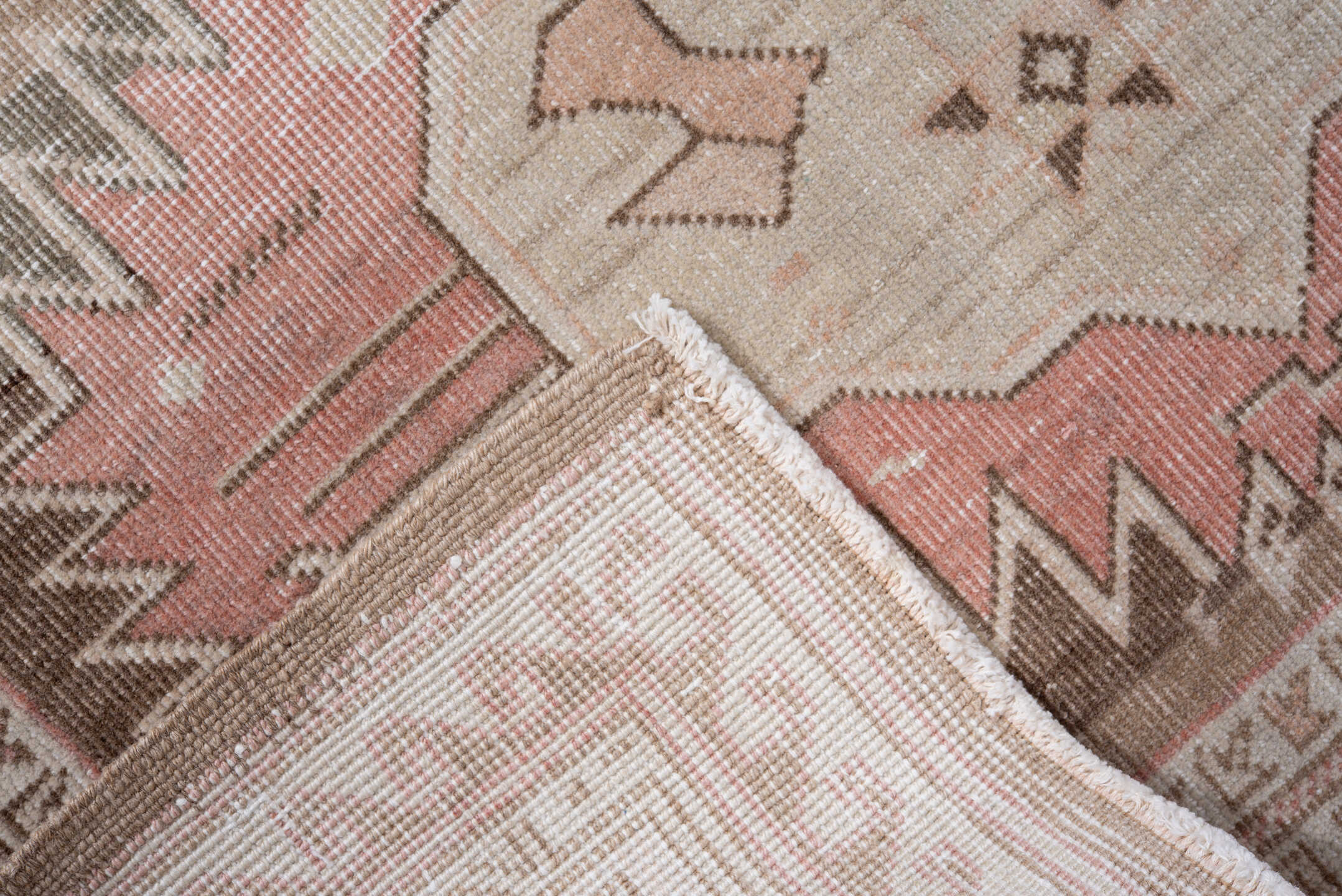 4' x 7' one-of-a-kind handmade vintage Sarab rug. Color palette: taupe, ivory, blush, brown, rose, cream, beige, gray, pink