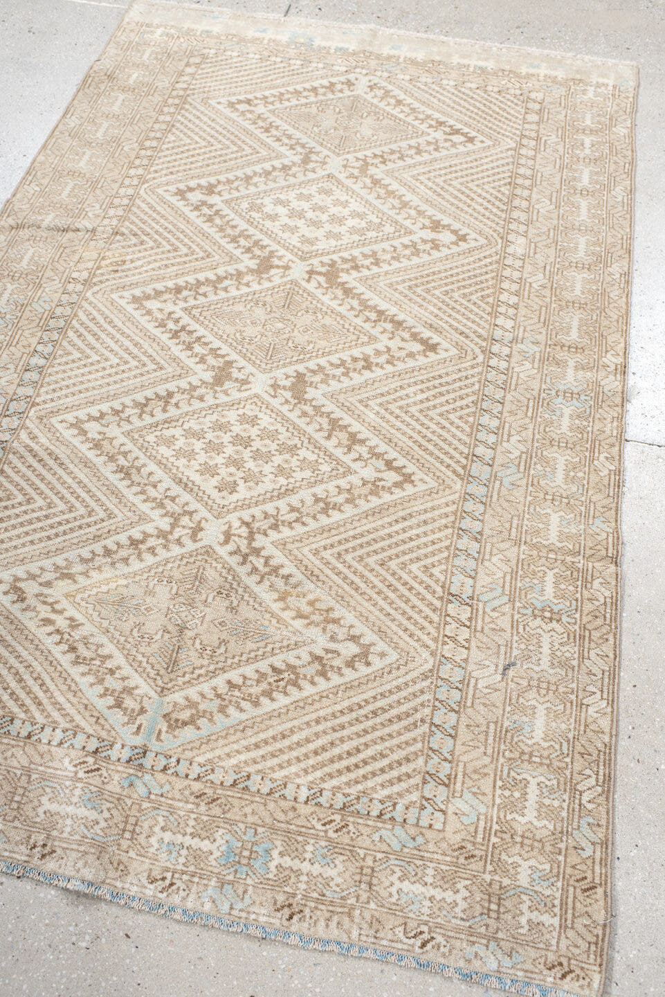 3' x 5' one-of-a-kind handmade vintage Shiraz small size rug. Color palette: ivory, beige, taupe, camel, pale blue, gray