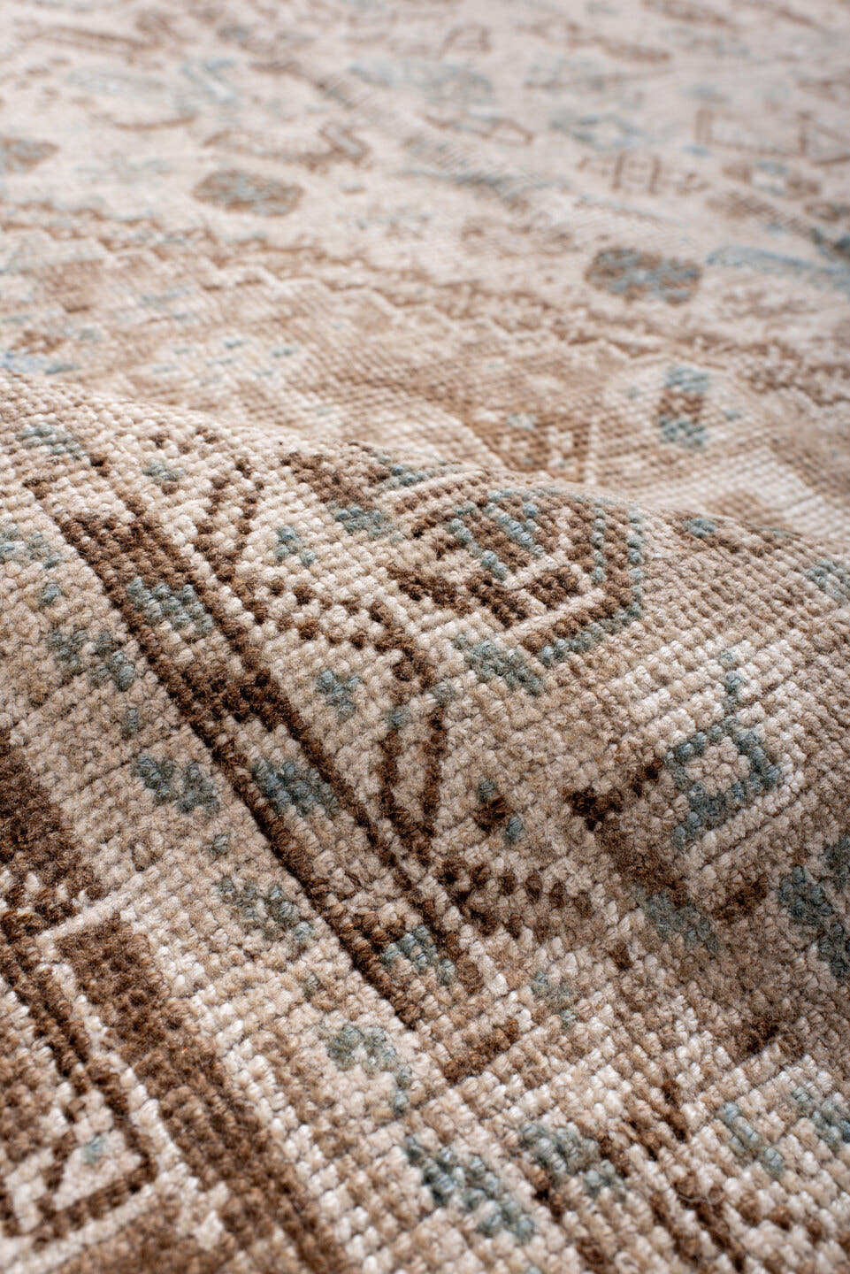 6' x 10' one-of-a-kind handmade antique Shiraz large size rug. Color palette: ivory, camel, taupe, pale blue, cream, sand